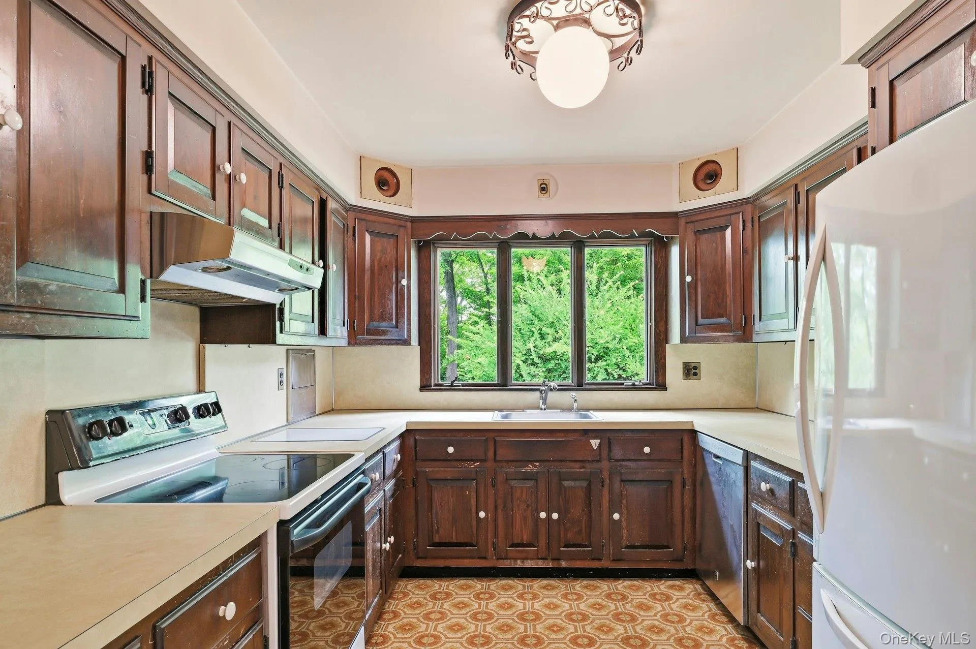 62 Woodhull Place, Huntington, NY, 4 Bedrooms Bedrooms, 8 Rooms Rooms,2 BathroomsBathrooms,Residential,For Rent,Woodhull,0,1027755 62 Woodhull Place, Huntington, NY, 4 Bedrooms Bedrooms, 8 Rooms Rooms,2 BathroomsBathrooms,Residential,For Rent,Woodhull,0,1027755
