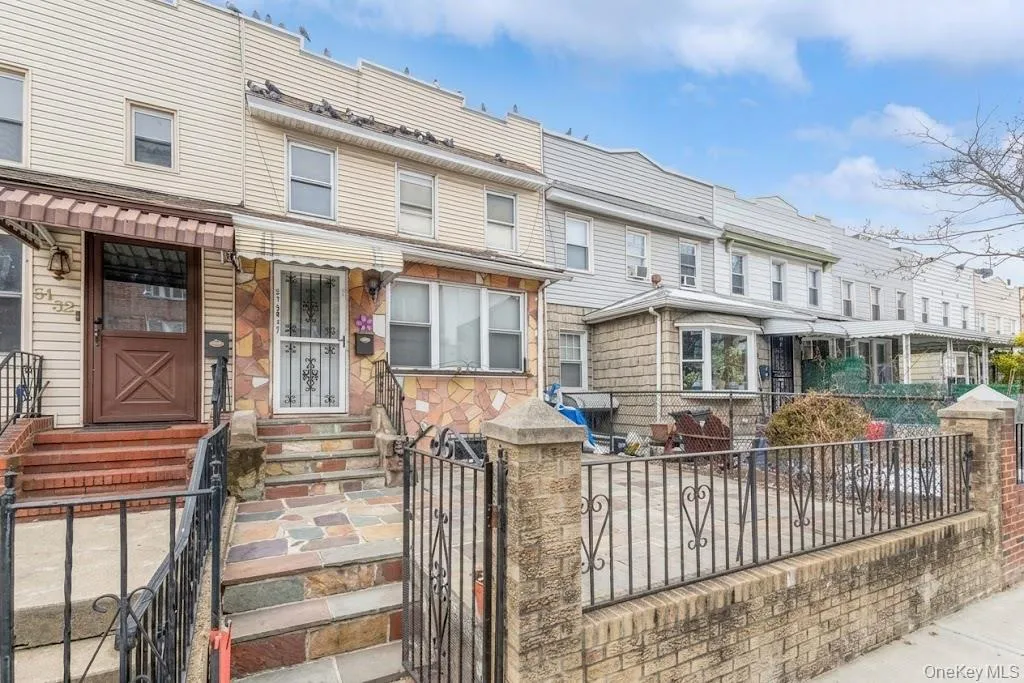 51-30 47th Street, New York, NY, 3 Bedrooms Bedrooms, 10 Rooms Rooms,2 BathroomsBathrooms,Residential,For Rent,47th,0,1027759 51-30 47th Street, New York, NY, 3 Bedrooms Bedrooms, 10 Rooms Rooms,2 BathroomsBathrooms,Residential,For Rent,47th,0,1027759