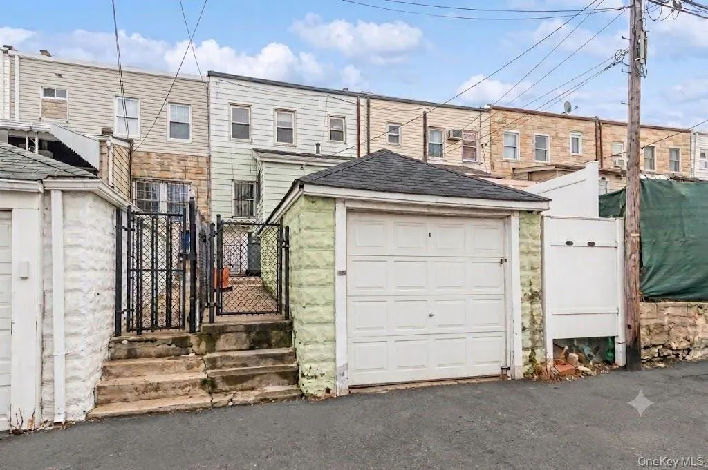 51-30 47th Street, New York, NY, 3 Bedrooms Bedrooms, 10 Rooms Rooms,2 BathroomsBathrooms,Residential,For Rent,47th,0,1027759 51-30 47th Street, New York, NY, 3 Bedrooms Bedrooms, 10 Rooms Rooms,2 BathroomsBathrooms,Residential,For Rent,47th,0,1027759