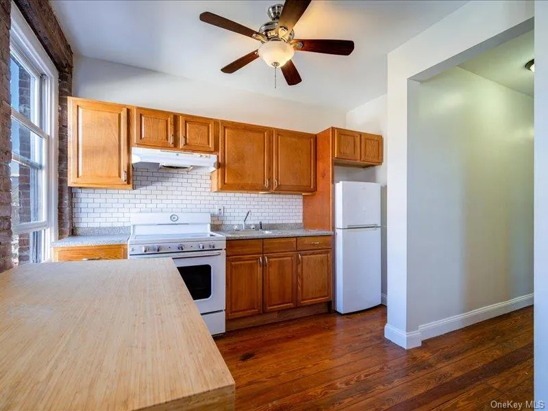 173 main, Beacon, NY, 1 Bedroom Bedrooms, 5 Rooms Rooms,1 BathroomBathrooms,Residential Lease,For Rent,main,0,1027760 173 main, Beacon, NY, 1 Bedroom Bedrooms, 5 Rooms Rooms,1 BathroomBathrooms,Residential Lease,For Rent,main,0,1027760