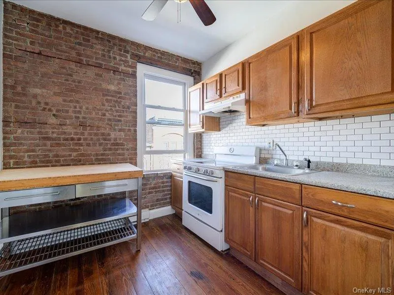 173 main, Beacon, NY, 1 Bedroom Bedrooms, 5 Rooms Rooms,1 BathroomBathrooms,Residential Lease,For Rent,main,0,1027760 173 main, Beacon, NY, 1 Bedroom Bedrooms, 5 Rooms Rooms,1 BathroomBathrooms,Residential Lease,For Rent,main,0,1027760