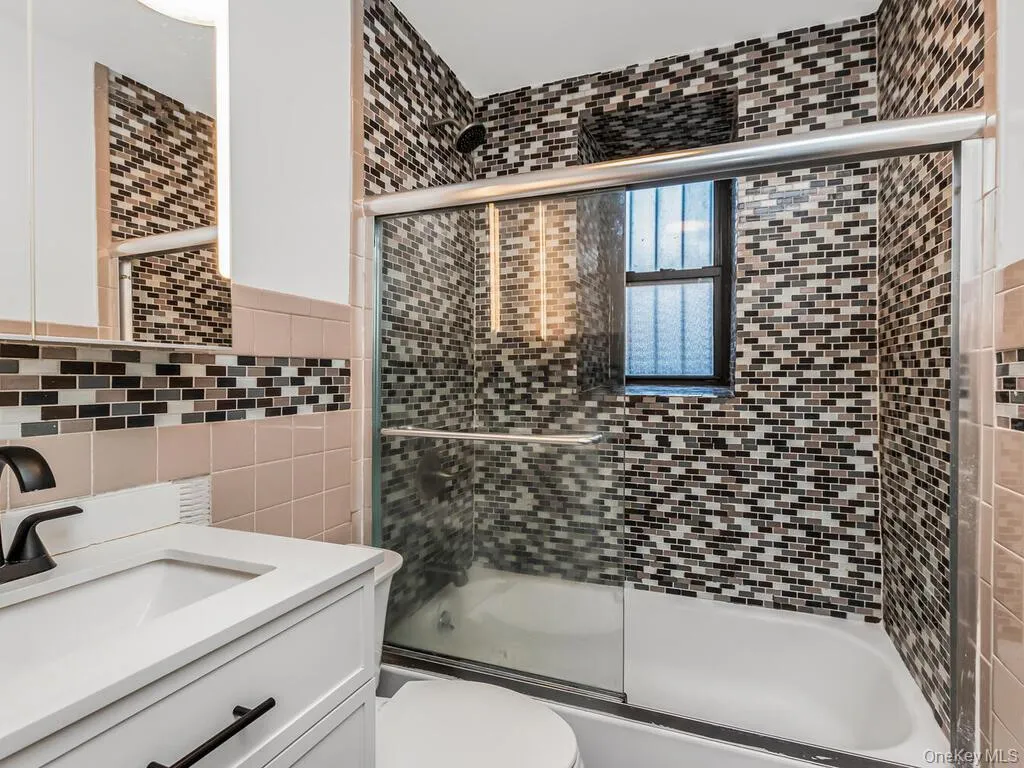 581 Academy Street, New York, NY, 1 Bedroom Bedrooms, 4 Rooms Rooms,1 BathroomBathrooms,Residential,For Rent,Academy,0,1027768 581 Academy Street, New York, NY, 1 Bedroom Bedrooms, 4 Rooms Rooms,1 BathroomBathrooms,Residential,For Rent,Academy,0,1027768