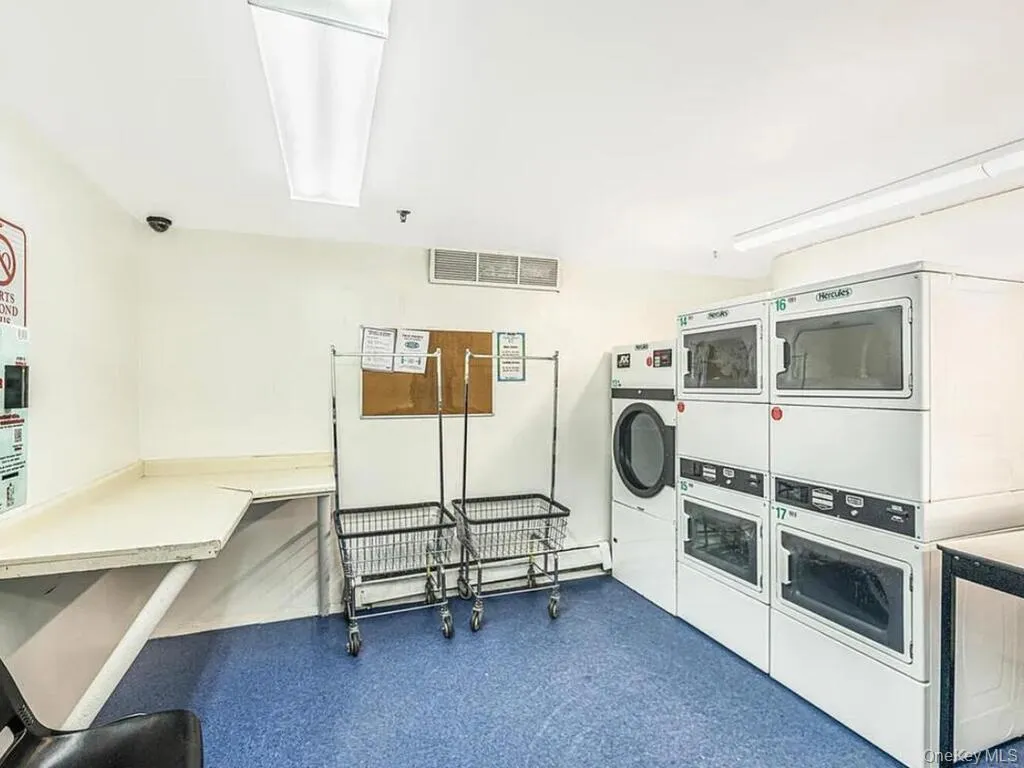 581 Academy Street, New York, NY, 1 Bedroom Bedrooms, 4 Rooms Rooms,1 BathroomBathrooms,Residential,For Rent,Academy,0,1027768 581 Academy Street, New York, NY, 1 Bedroom Bedrooms, 4 Rooms Rooms,1 BathroomBathrooms,Residential,For Rent,Academy,0,1027768