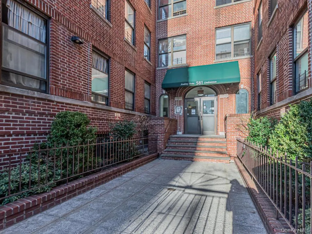 581 Academy Street, New York, NY, 1 Bedroom Bedrooms, 4 Rooms Rooms,1 BathroomBathrooms,Residential,For Rent,Academy,0,1027768 581 Academy Street, New York, NY, 1 Bedroom Bedrooms, 4 Rooms Rooms,1 BathroomBathrooms,Residential,For Rent,Academy,0,1027768