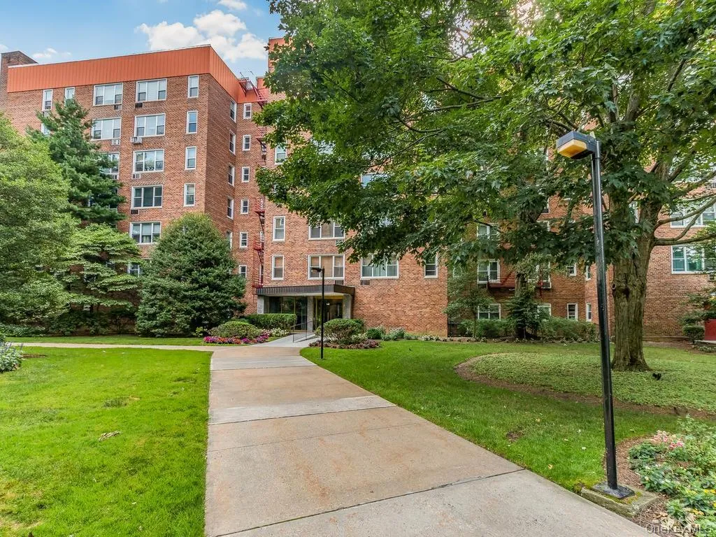 Landscaped lush grounds Landscaped lush grounds