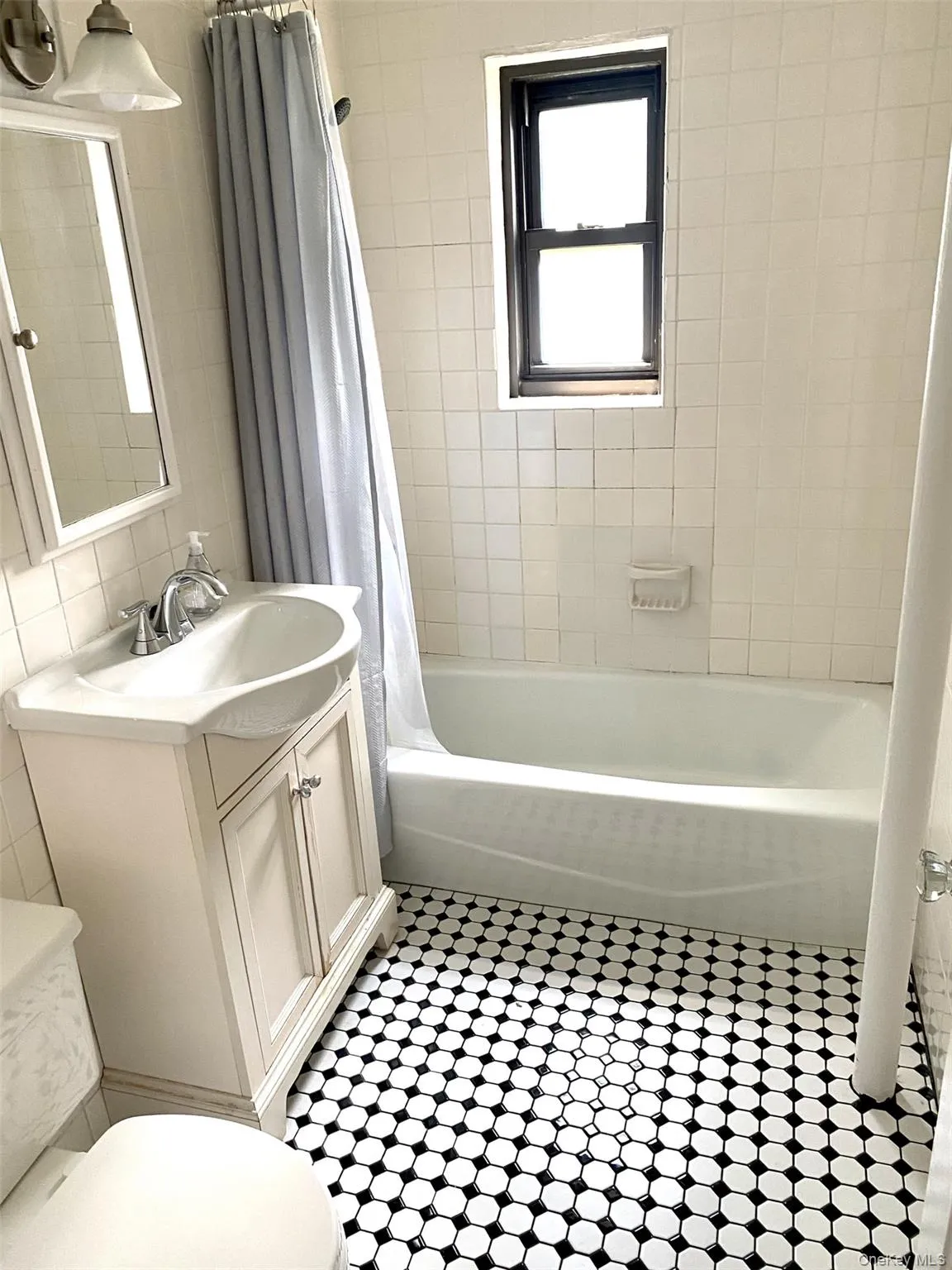 111 Sagamore Road, Eastchester, NY, 1 Bedroom Bedrooms, 3 Rooms Rooms,1 BathroomBathrooms,Residential Lease,For Rent,Sagamore,0,1027773 111 Sagamore Road, Eastchester, NY, 1 Bedroom Bedrooms, 3 Rooms Rooms,1 BathroomBathrooms,Residential Lease,For Rent,Sagamore,0,1027773