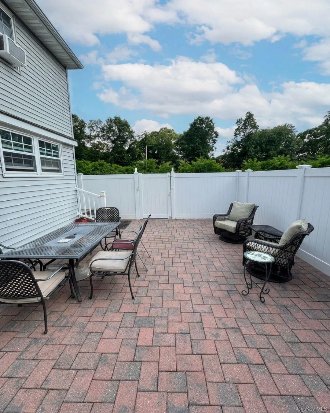99 Washington Street, Islip, NY, 2 Bedrooms Bedrooms, 4 Rooms Rooms,1 BathroomBathrooms,Residential Lease,For Rent,Washington,0,1027776 99 Washington Street, Islip, NY, 2 Bedrooms Bedrooms, 4 Rooms Rooms,1 BathroomBathrooms,Residential Lease,For Rent,Washington,0,1027776