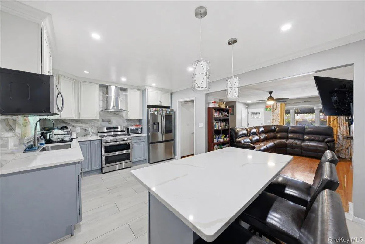 3410 Kingsland Avenue, New York, NY, 4 Bedrooms Bedrooms, 8 Rooms Rooms,2 BathroomsBathrooms,Residential,For Rent,Kingsland,0,1027784 3410 Kingsland Avenue, New York, NY, 4 Bedrooms Bedrooms, 8 Rooms Rooms,2 BathroomsBathrooms,Residential,For Rent,Kingsland,0,1027784