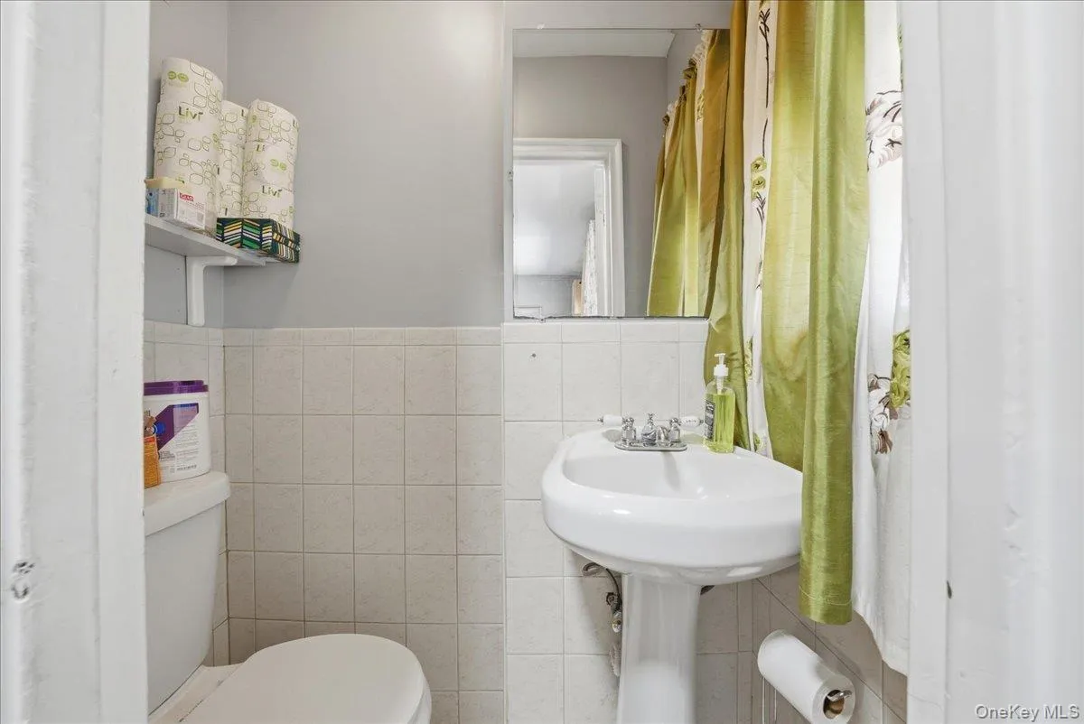 3410 Kingsland Avenue, New York, NY, 4 Bedrooms Bedrooms, 8 Rooms Rooms,2 BathroomsBathrooms,Residential,For Rent,Kingsland,0,1027784 3410 Kingsland Avenue, New York, NY, 4 Bedrooms Bedrooms, 8 Rooms Rooms,2 BathroomsBathrooms,Residential,For Rent,Kingsland,0,1027784