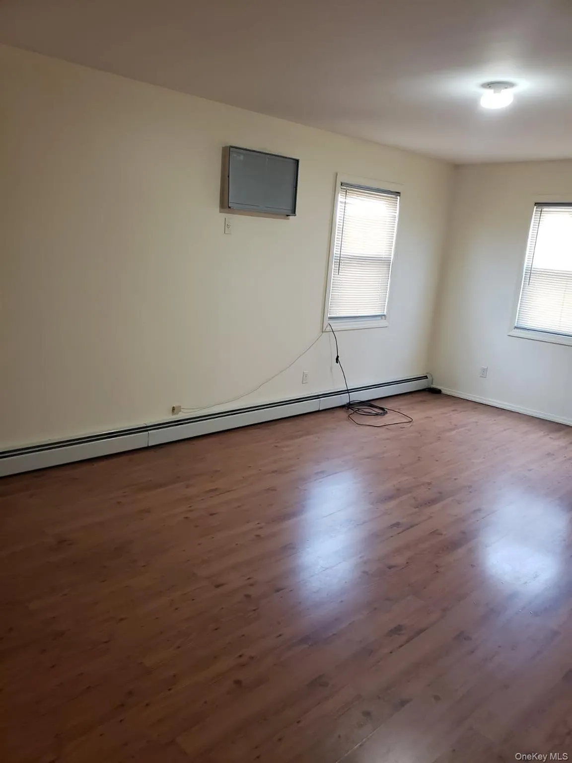 22724 Murdock Avenue, New York, NY, 6 Bedrooms Bedrooms, 9 Rooms Rooms,2 BathroomsBathrooms,Residential,For Rent,Murdock,0,1027786 22724 Murdock Avenue, New York, NY, 6 Bedrooms Bedrooms, 9 Rooms Rooms,2 BathroomsBathrooms,Residential,For Rent,Murdock,0,1027786