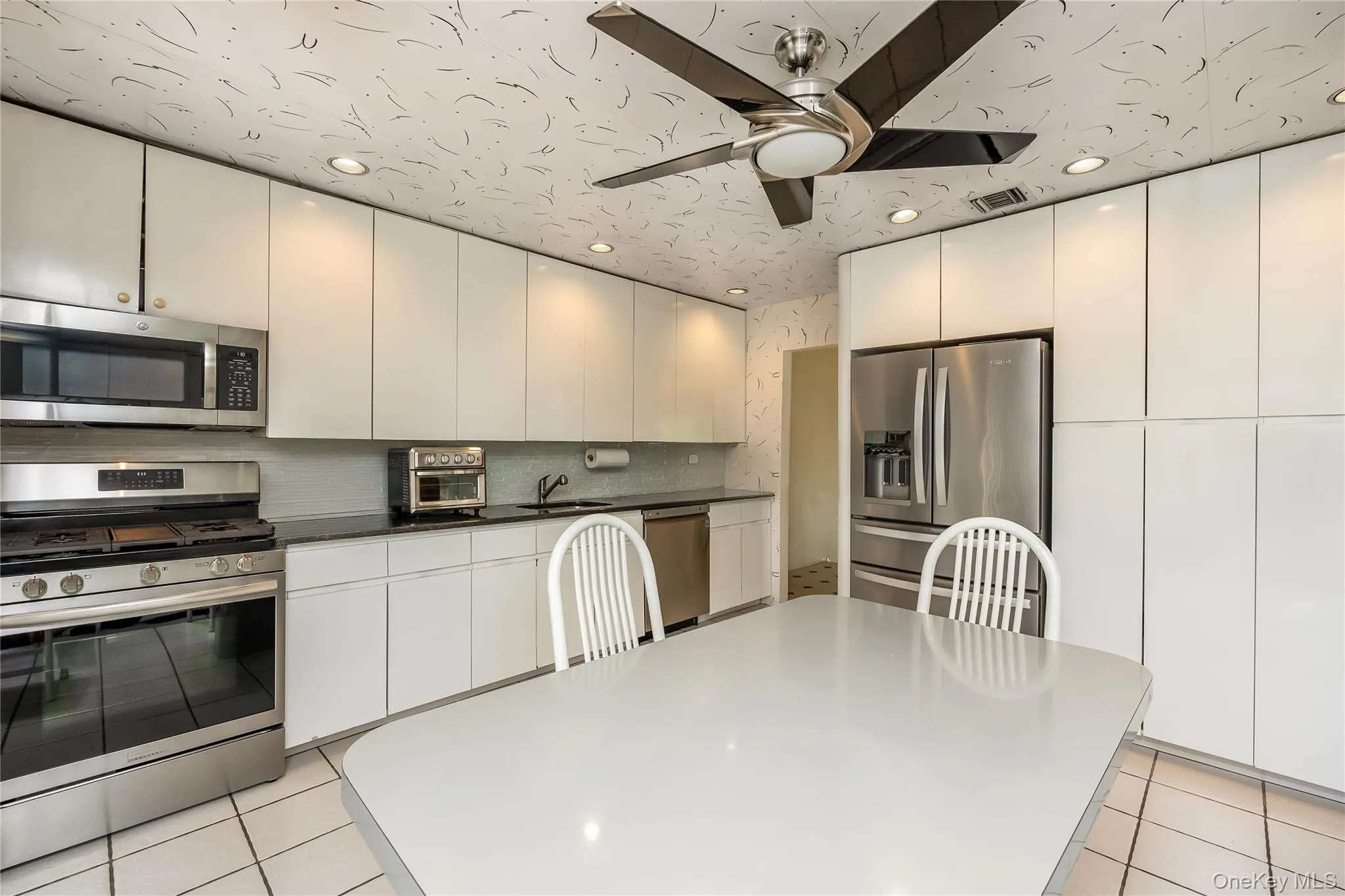 900 Flanders Drive, Hempstead, NY, 4 Bedrooms Bedrooms, 8 Rooms Rooms,2 BathroomsBathrooms,Residential,For Rent,Flanders,0,1027792 900 Flanders Drive, Hempstead, NY, 4 Bedrooms Bedrooms, 8 Rooms Rooms,2 BathroomsBathrooms,Residential,For Rent,Flanders,0,1027792