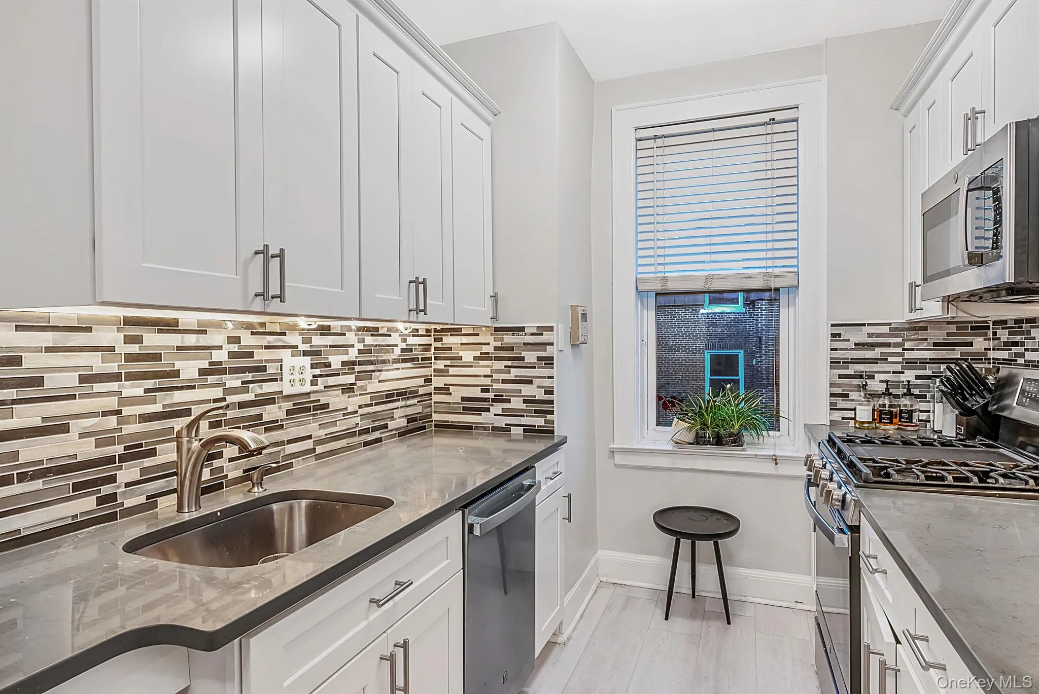 185 Atlantic Avenue, Hempstead, NY, 1 Bedroom Bedrooms, 4 Rooms Rooms,1 BathroomBathrooms,Residential,For Rent,Atlantic,0,1027798 185 Atlantic Avenue, Hempstead, NY, 1 Bedroom Bedrooms, 4 Rooms Rooms,1 BathroomBathrooms,Residential,For Rent,Atlantic,0,1027798