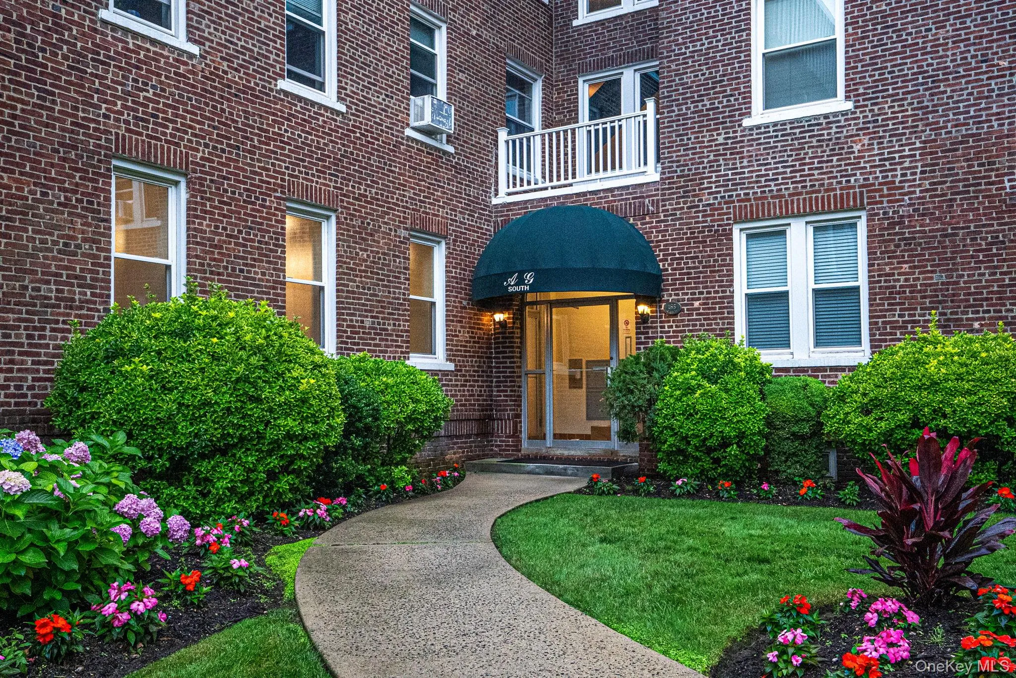 185 Atlantic Avenue, Hempstead, NY, 1 Bedroom Bedrooms, 4 Rooms Rooms,1 BathroomBathrooms,Residential,For Rent,Atlantic,0,1027798 185 Atlantic Avenue, Hempstead, NY, 1 Bedroom Bedrooms, 4 Rooms Rooms,1 BathroomBathrooms,Residential,For Rent,Atlantic,0,1027798
