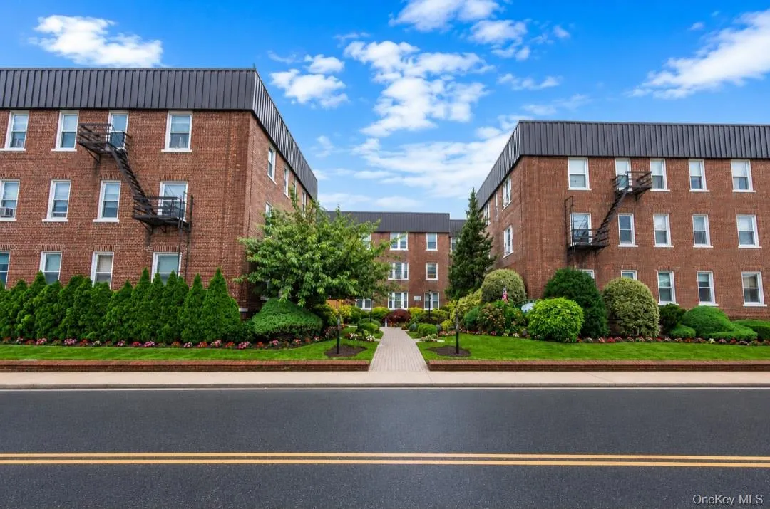 185 Atlantic Avenue, Hempstead, NY, 1 Bedroom Bedrooms, 4 Rooms Rooms,1 BathroomBathrooms,Residential,For Rent,Atlantic,0,1027798 185 Atlantic Avenue, Hempstead, NY, 1 Bedroom Bedrooms, 4 Rooms Rooms,1 BathroomBathrooms,Residential,For Rent,Atlantic,0,1027798