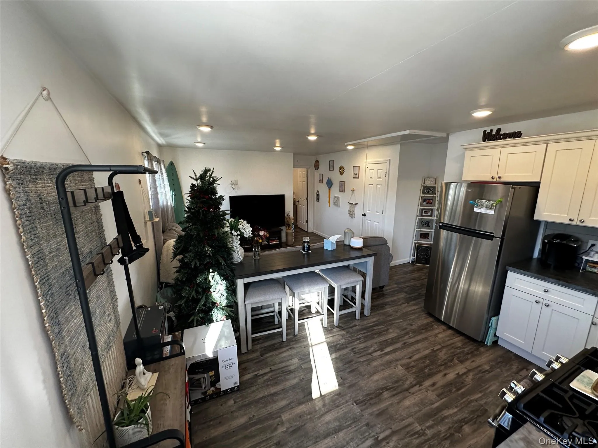 7 Lori Court, Huntington, NY, 1 Bedroom Bedrooms, 4 Rooms Rooms,1 BathroomBathrooms,Residential Lease,For Rent,Lori,0,1027803 7 Lori Court, Huntington, NY, 1 Bedroom Bedrooms, 4 Rooms Rooms,1 BathroomBathrooms,Residential Lease,For Rent,Lori,0,1027803