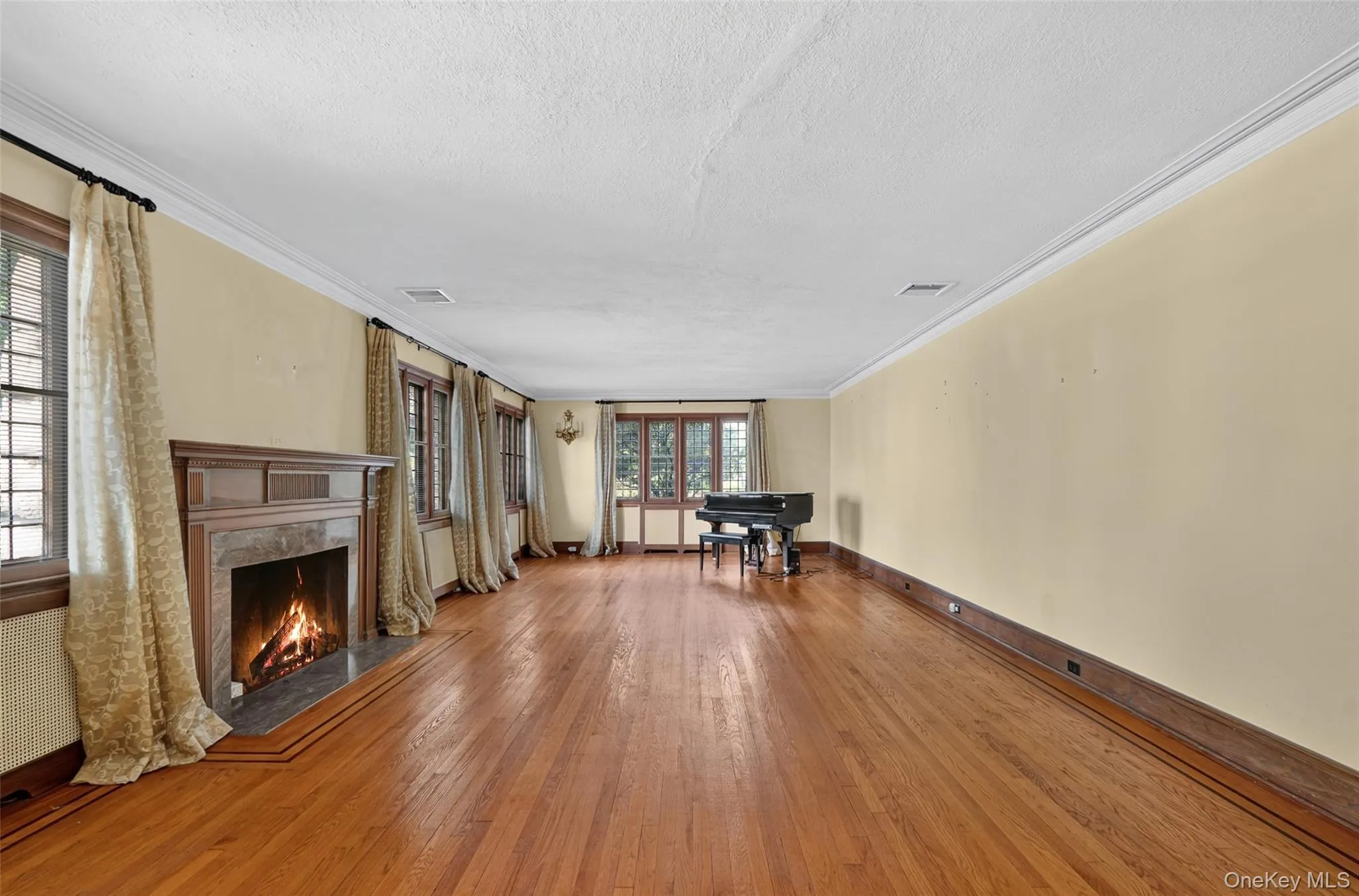 297 Devonia Avenue, Mount Vernon, NY, 5 Bedrooms Bedrooms, 9 Rooms Rooms,2 BathroomsBathrooms,Residential,For Rent,Devonia,0,1027807 297 Devonia Avenue, Mount Vernon, NY, 5 Bedrooms Bedrooms, 9 Rooms Rooms,2 BathroomsBathrooms,Residential,For Rent,Devonia,0,1027807