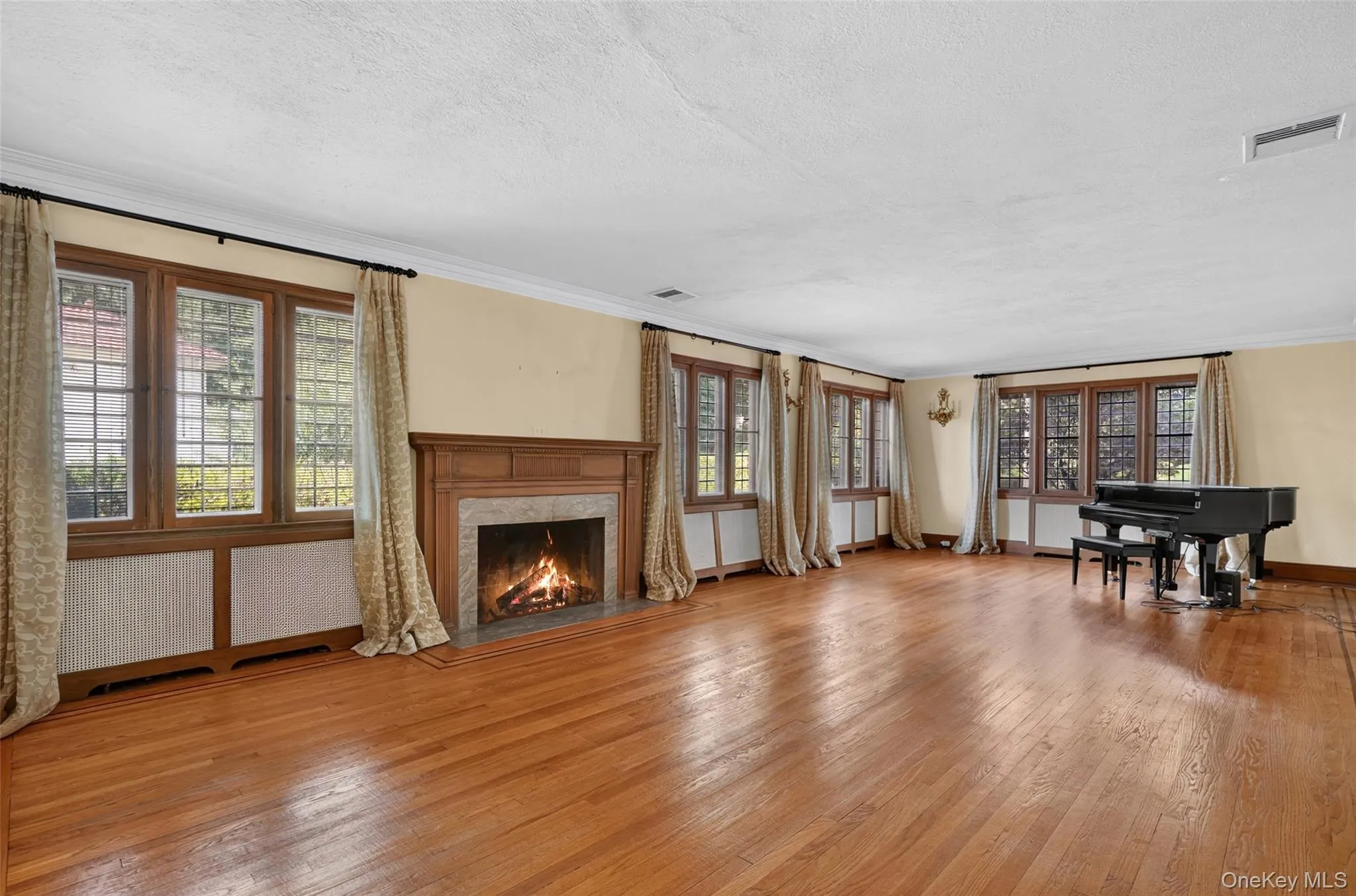 297 Devonia Avenue, Mount Vernon, NY, 5 Bedrooms Bedrooms, 9 Rooms Rooms,2 BathroomsBathrooms,Residential,For Rent,Devonia,0,1027807 297 Devonia Avenue, Mount Vernon, NY, 5 Bedrooms Bedrooms, 9 Rooms Rooms,2 BathroomsBathrooms,Residential,For Rent,Devonia,0,1027807