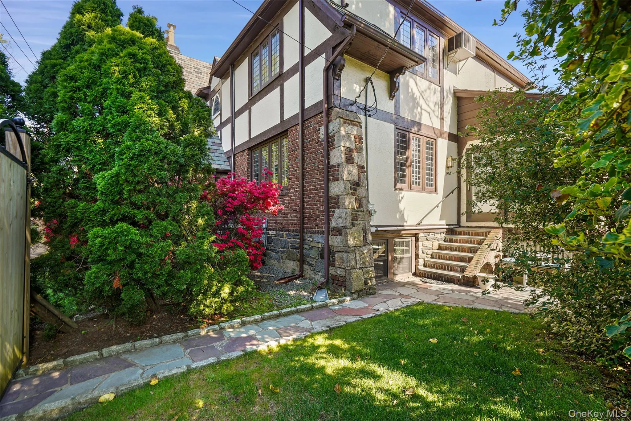 297 Devonia Avenue, Mount Vernon, NY, 5 Bedrooms Bedrooms, 9 Rooms Rooms,2 BathroomsBathrooms,Residential,For Rent,Devonia,0,1027807 297 Devonia Avenue, Mount Vernon, NY, 5 Bedrooms Bedrooms, 9 Rooms Rooms,2 BathroomsBathrooms,Residential,For Rent,Devonia,0,1027807