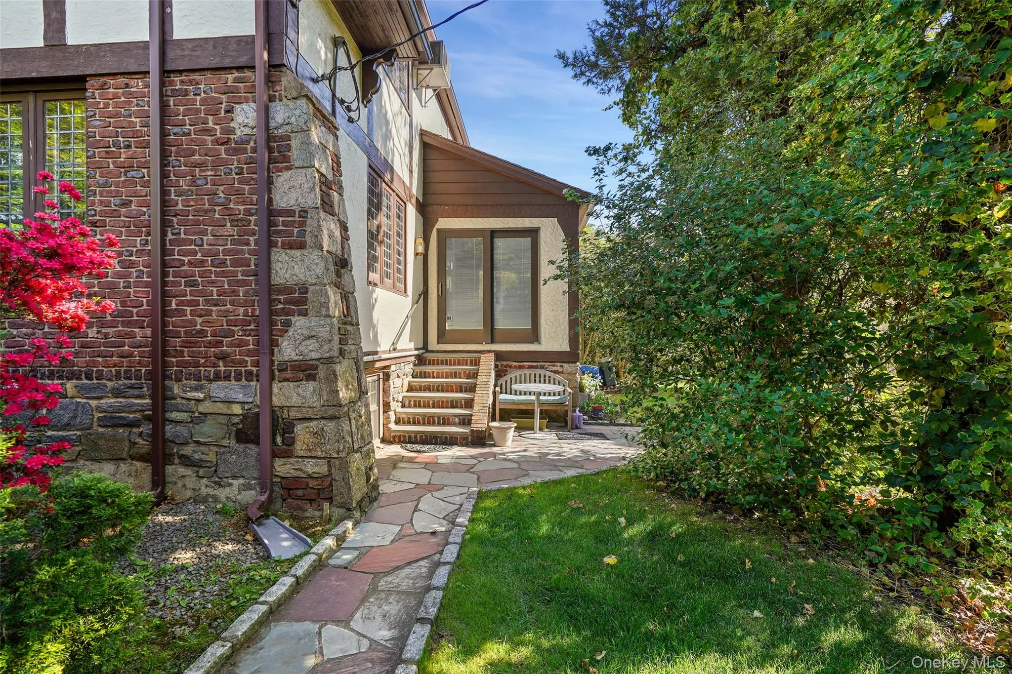 297 Devonia Avenue, Mount Vernon, NY, 5 Bedrooms Bedrooms, 9 Rooms Rooms,2 BathroomsBathrooms,Residential,For Rent,Devonia,0,1027807 297 Devonia Avenue, Mount Vernon, NY, 5 Bedrooms Bedrooms, 9 Rooms Rooms,2 BathroomsBathrooms,Residential,For Rent,Devonia,0,1027807