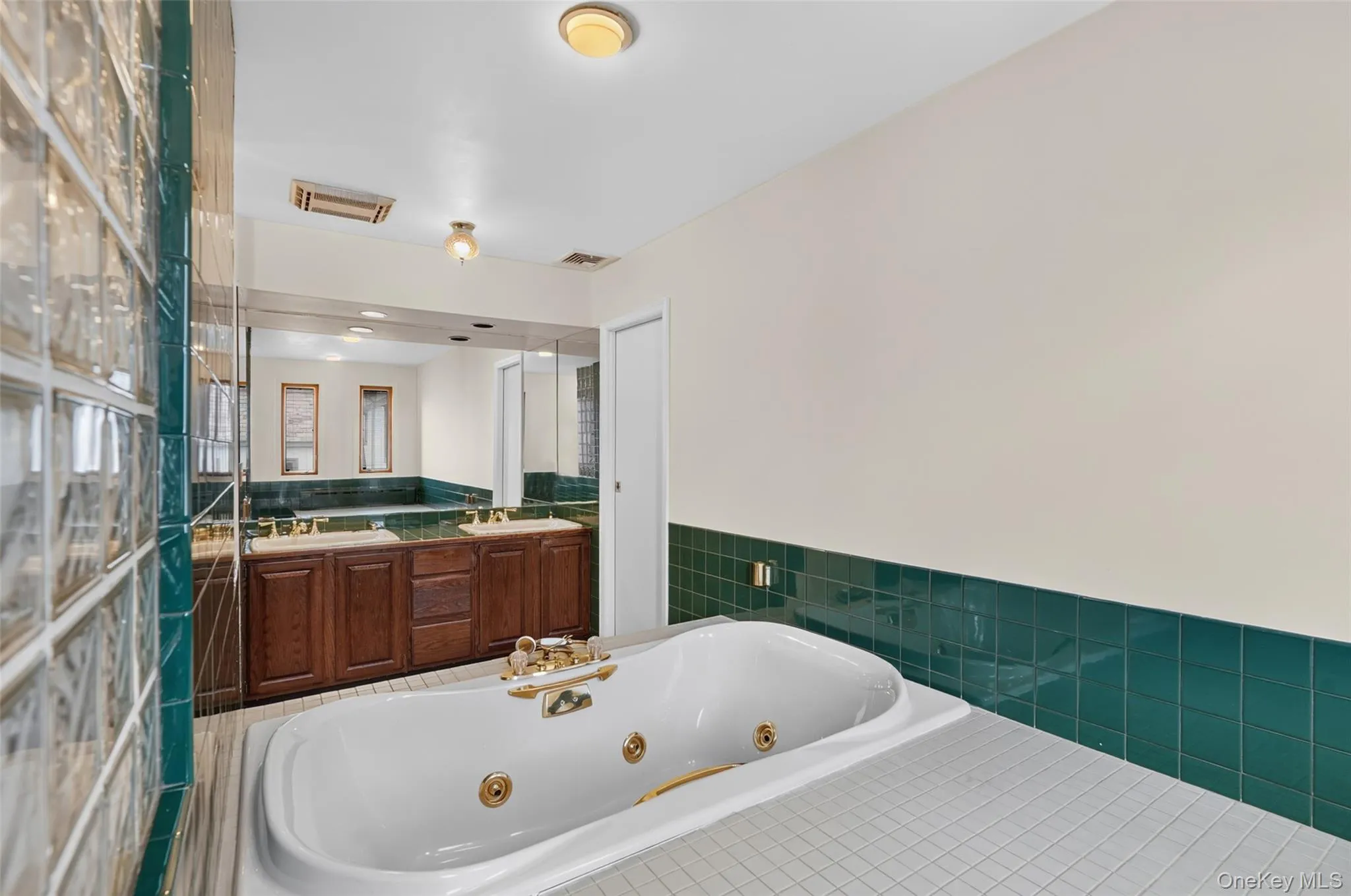 297 Devonia Avenue, Mount Vernon, NY, 5 Bedrooms Bedrooms, 9 Rooms Rooms,2 BathroomsBathrooms,Residential,For Rent,Devonia,0,1027807 297 Devonia Avenue, Mount Vernon, NY, 5 Bedrooms Bedrooms, 9 Rooms Rooms,2 BathroomsBathrooms,Residential,For Rent,Devonia,0,1027807