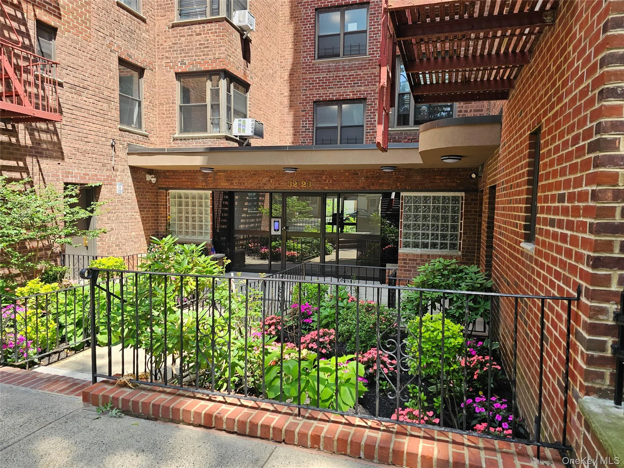 32-23 88 Street, New York, NY, 1 Bedroom Bedrooms, 3 Rooms Rooms,1 BathroomBathrooms,Residential,For Rent,88,0,1027812 32-23 88 Street, New York, NY, 1 Bedroom Bedrooms, 3 Rooms Rooms,1 BathroomBathrooms,Residential,For Rent,88,0,1027812