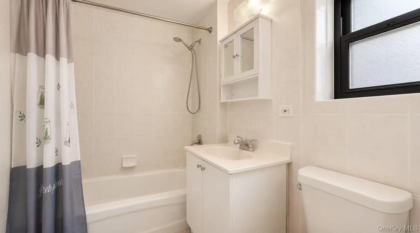 132-59 41st Road, New York, NY, 1 Bedroom Bedrooms, 5 Rooms Rooms,2 BathroomsBathrooms,Residential,For Rent,41st,0,1027816 132-59 41st Road, New York, NY, 1 Bedroom Bedrooms, 5 Rooms Rooms,2 BathroomsBathrooms,Residential,For Rent,41st,0,1027816