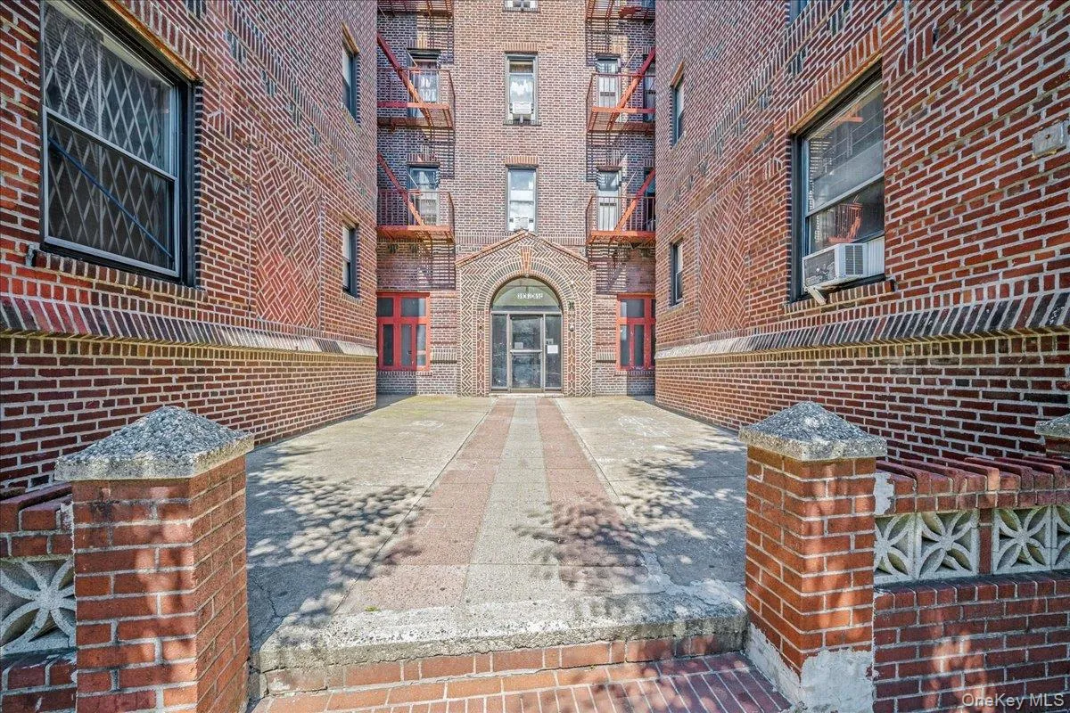 39-82 65th Place, New York, NY, 1 Bedroom Bedrooms, 3 Rooms Rooms,1 BathroomBathrooms,Residential,For Rent,65th Place,0,1027818 39-82 65th Place, New York, NY, 1 Bedroom Bedrooms, 3 Rooms Rooms,1 BathroomBathrooms,Residential,For Rent,65th Place,0,1027818