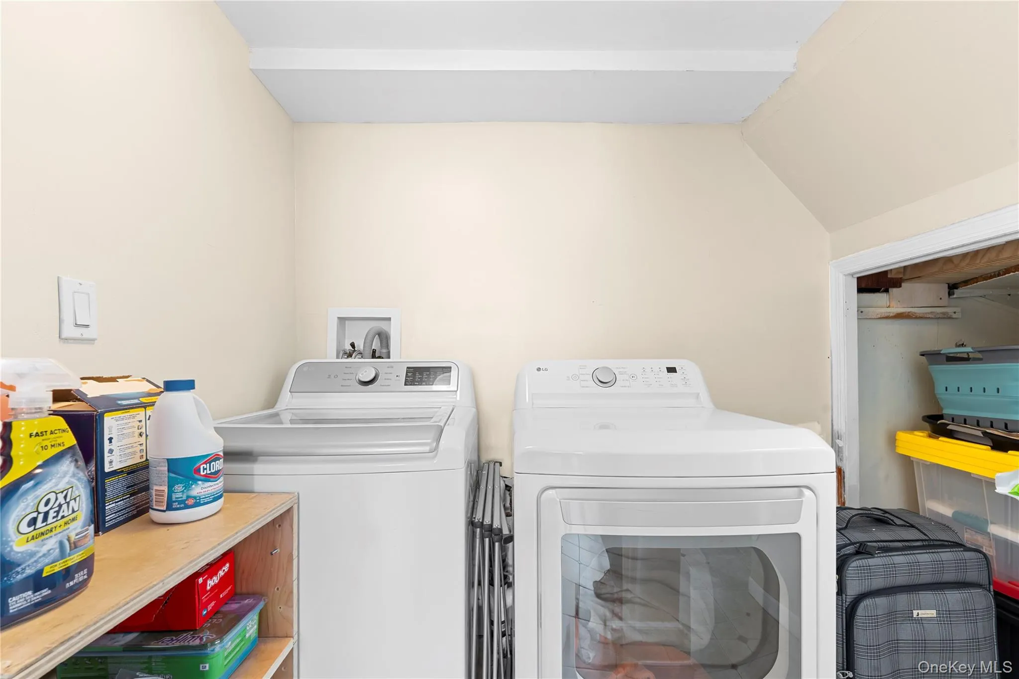67-01 Eliot Avenue, New York, NY, 2 Bedrooms Bedrooms, 6 Rooms Rooms,2 BathroomsBathrooms,Residential,For Rent,Eliot,0,1027824 67-01 Eliot Avenue, New York, NY, 2 Bedrooms Bedrooms, 6 Rooms Rooms,2 BathroomsBathrooms,Residential,For Rent,Eliot,0,1027824