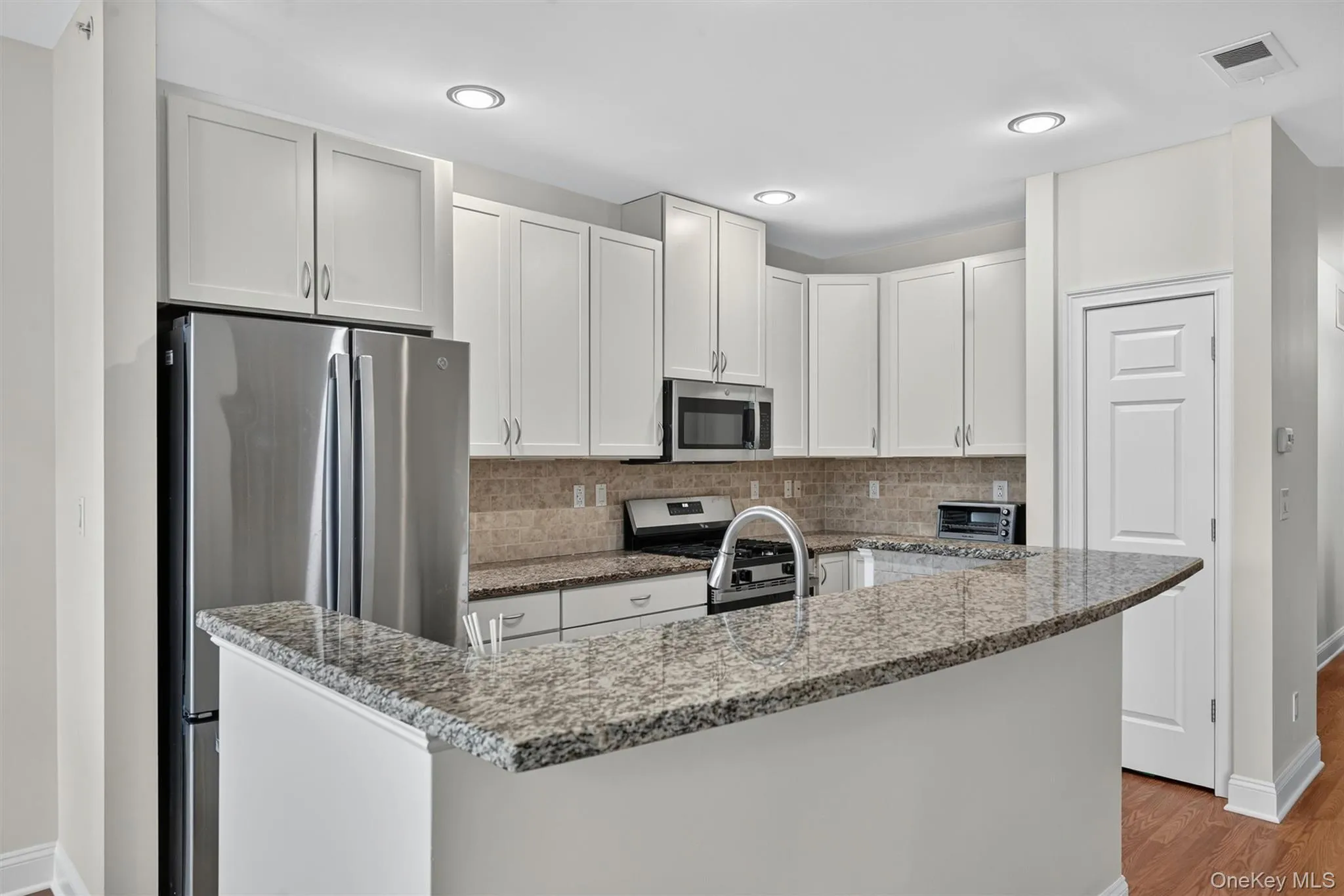 2202 Views Way, Ramapo, NY, 2 Bedrooms Bedrooms, 7 Rooms Rooms,2 BathroomsBathrooms,Residential,For Rent,Views,0,1027826 2202 Views Way, Ramapo, NY, 2 Bedrooms Bedrooms, 7 Rooms Rooms,2 BathroomsBathrooms,Residential,For Rent,Views,0,1027826