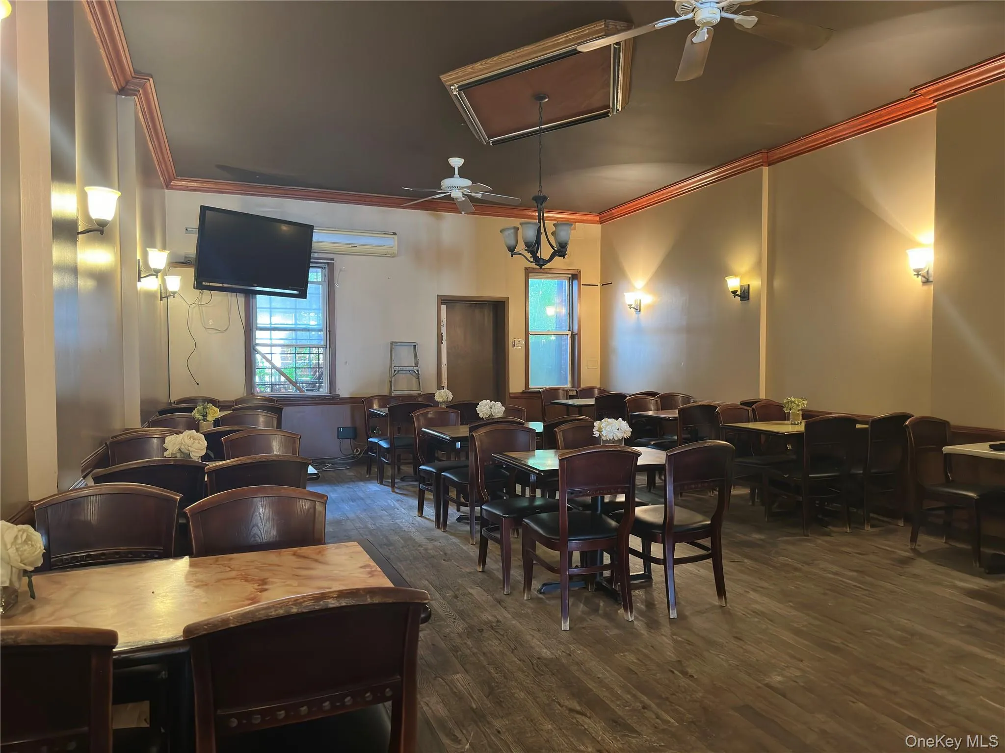 5613 Metropolitan Avenue, New York, NY, ,Commercial Lease,For Rent,Metropolitan,0,1027827 5613 Metropolitan Avenue, New York, NY, ,Commercial Lease,For Rent,Metropolitan,0,1027827
