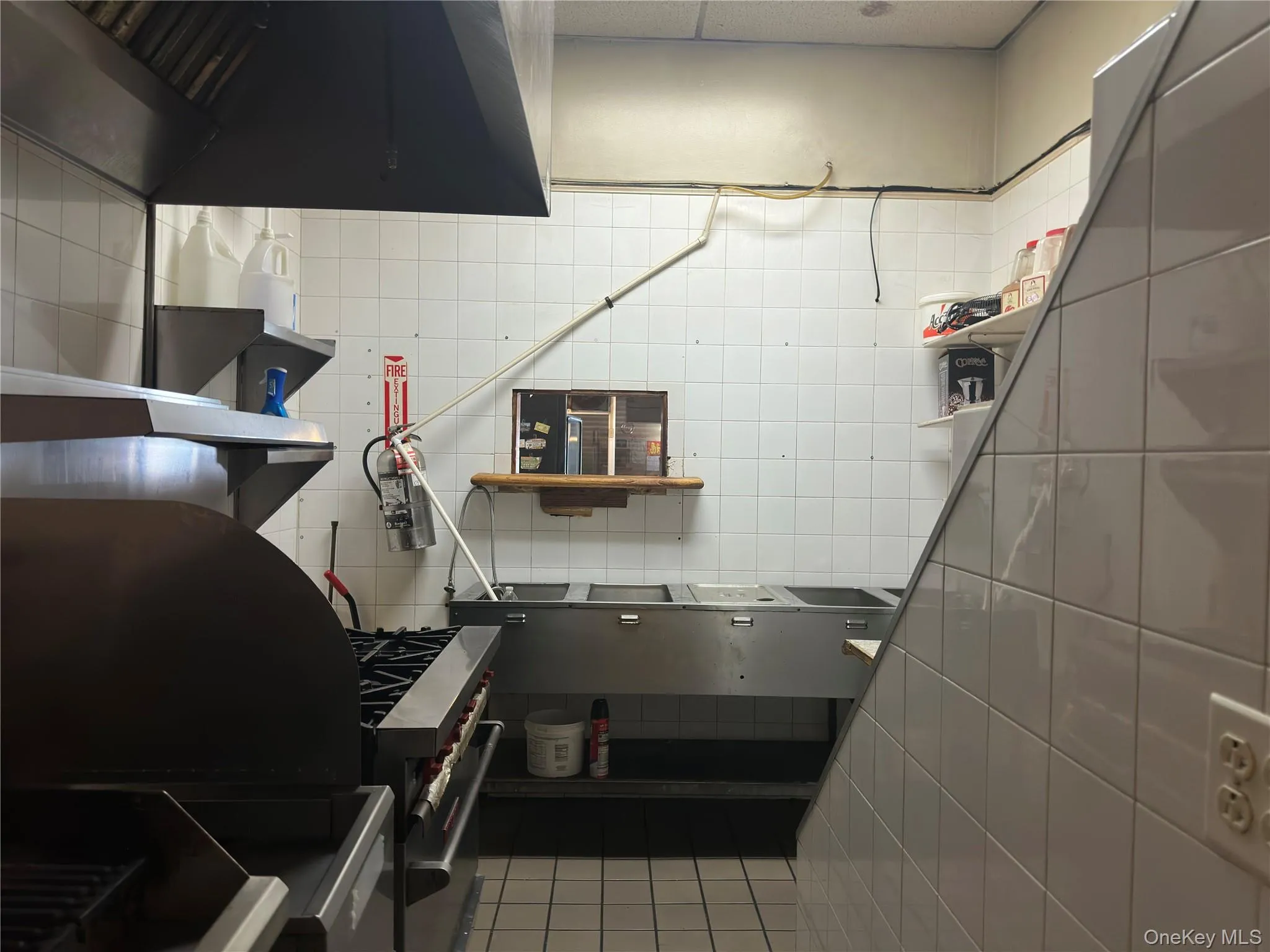 5613 Metropolitan Avenue, New York, NY, ,Commercial Lease,For Rent,Metropolitan,0,1027827 5613 Metropolitan Avenue, New York, NY, ,Commercial Lease,For Rent,Metropolitan,0,1027827