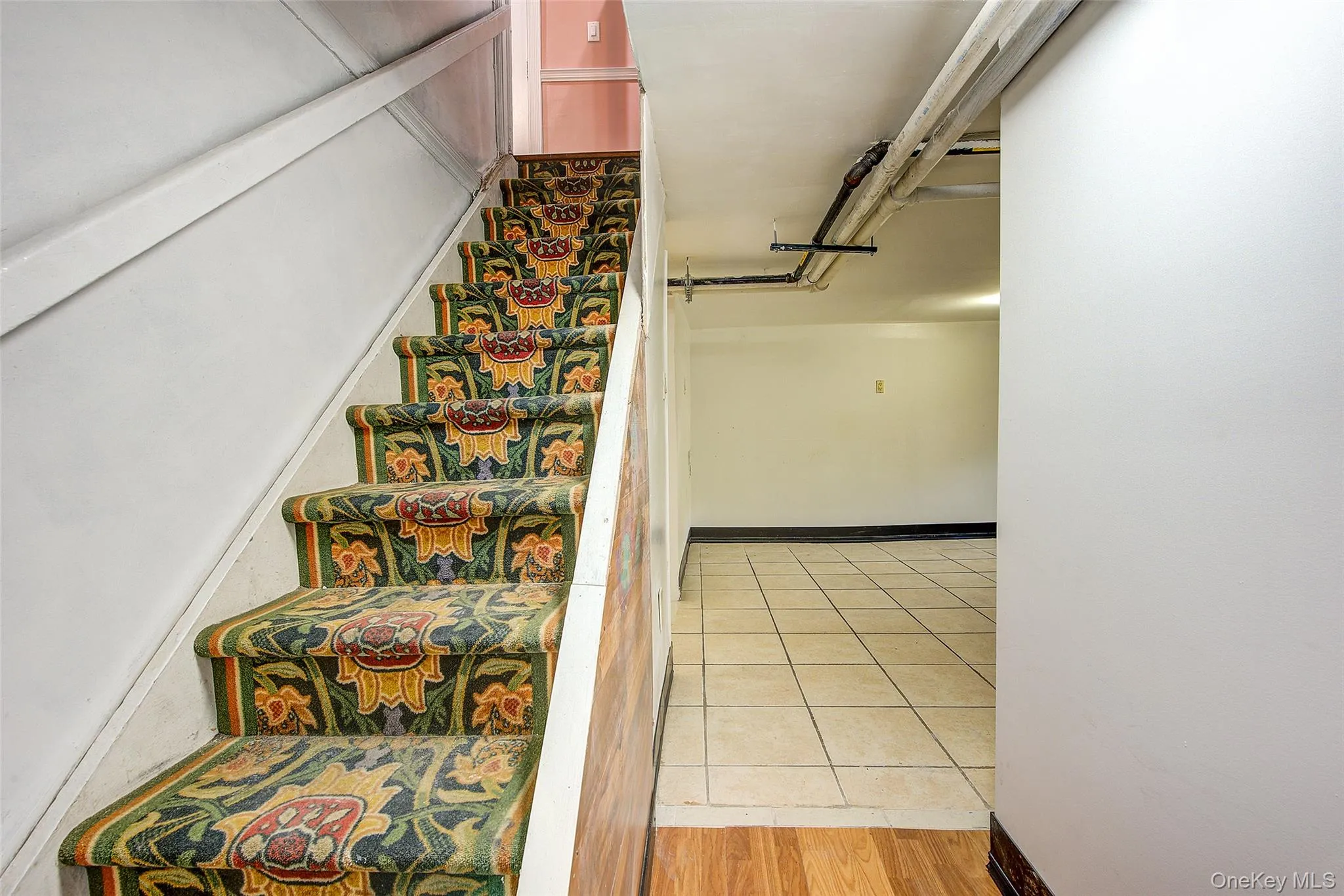 FULL LEGAL BASEMENT!!! FULL LEGAL BASEMENT!!!