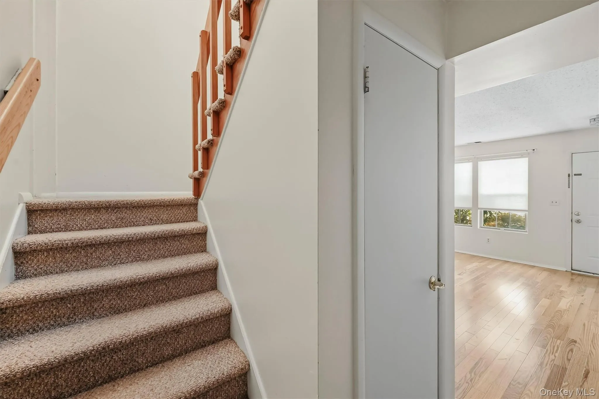 The stairs are wide which makes for easy moving in. The stairs are wide which makes for easy moving in.