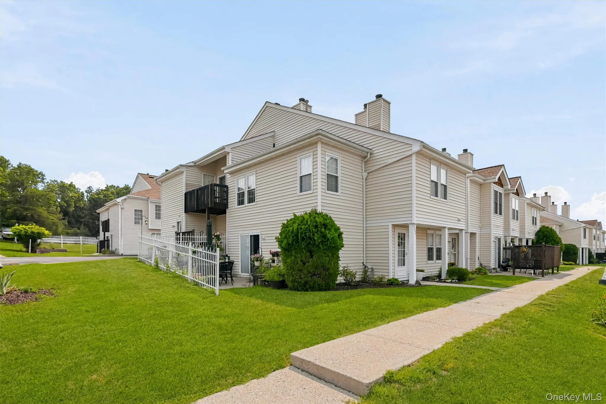 This move in ready two bedroom townhouse could be yours. This move in ready two bedroom townhouse could be yours.