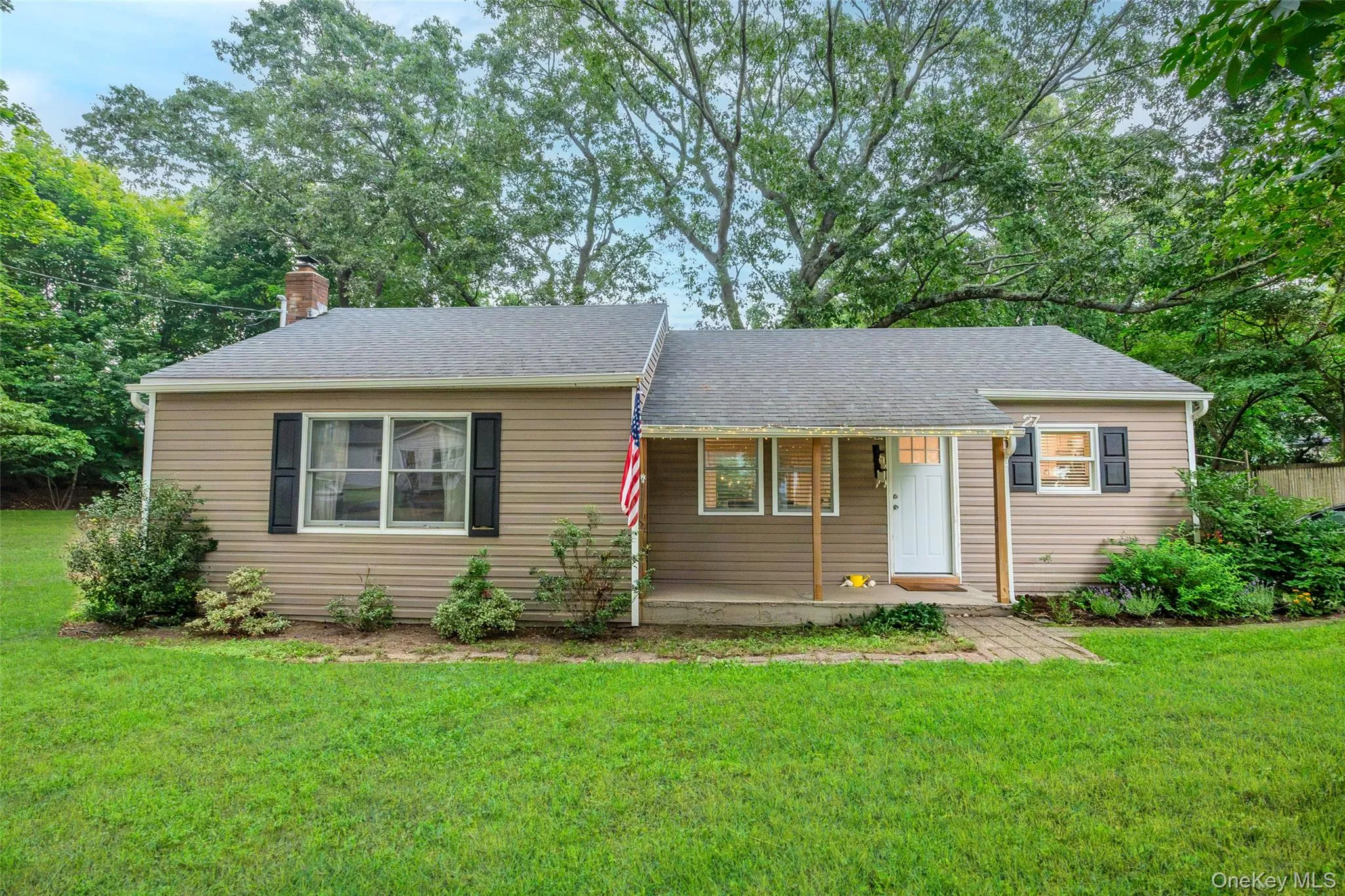 27 Glen Drive, Brookhaven, NY, 2 Bedrooms Bedrooms, 5 Rooms Rooms,1 BathroomBathrooms,Residential,For Rent,Glen,0,1027840 27 Glen Drive, Brookhaven, NY, 2 Bedrooms Bedrooms, 5 Rooms Rooms,1 BathroomBathrooms,Residential,For Rent,Glen,0,1027840