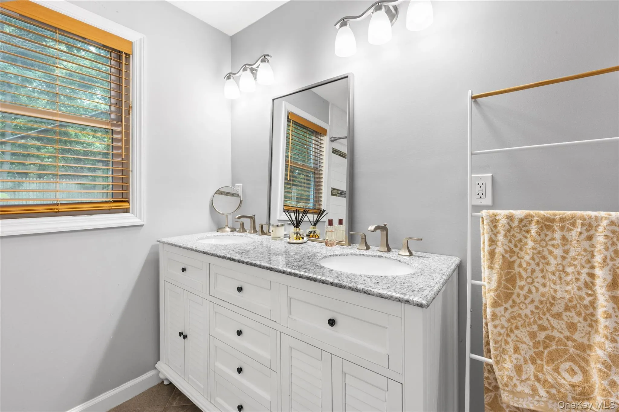 27 Glen Drive, Brookhaven, NY, 2 Bedrooms Bedrooms, 5 Rooms Rooms,1 BathroomBathrooms,Residential,For Rent,Glen,0,1027840 27 Glen Drive, Brookhaven, NY, 2 Bedrooms Bedrooms, 5 Rooms Rooms,1 BathroomBathrooms,Residential,For Rent,Glen,0,1027840