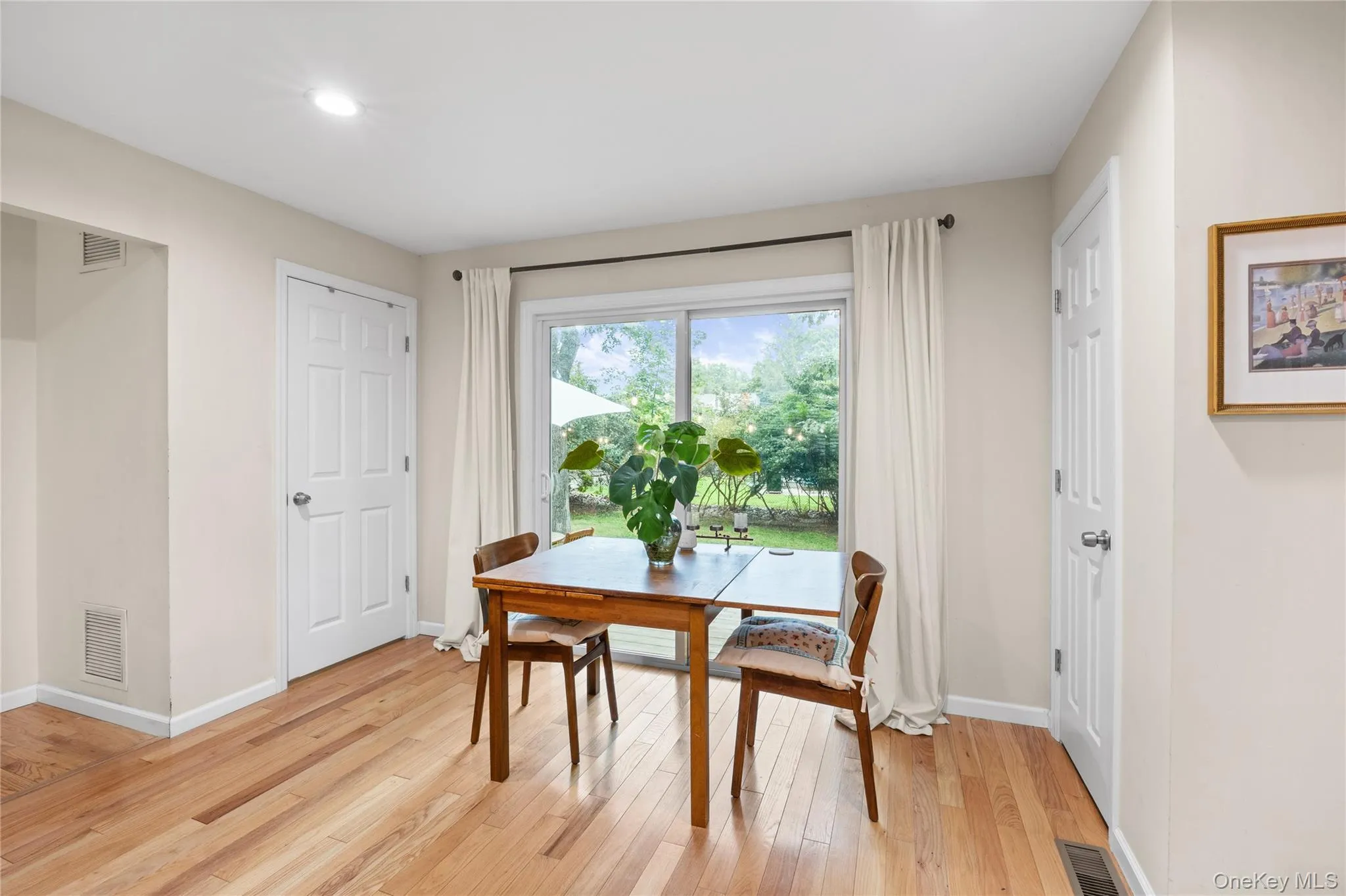 27 Glen Drive, Brookhaven, NY, 2 Bedrooms Bedrooms, 5 Rooms Rooms,1 BathroomBathrooms,Residential,For Rent,Glen,0,1027840 27 Glen Drive, Brookhaven, NY, 2 Bedrooms Bedrooms, 5 Rooms Rooms,1 BathroomBathrooms,Residential,For Rent,Glen,0,1027840