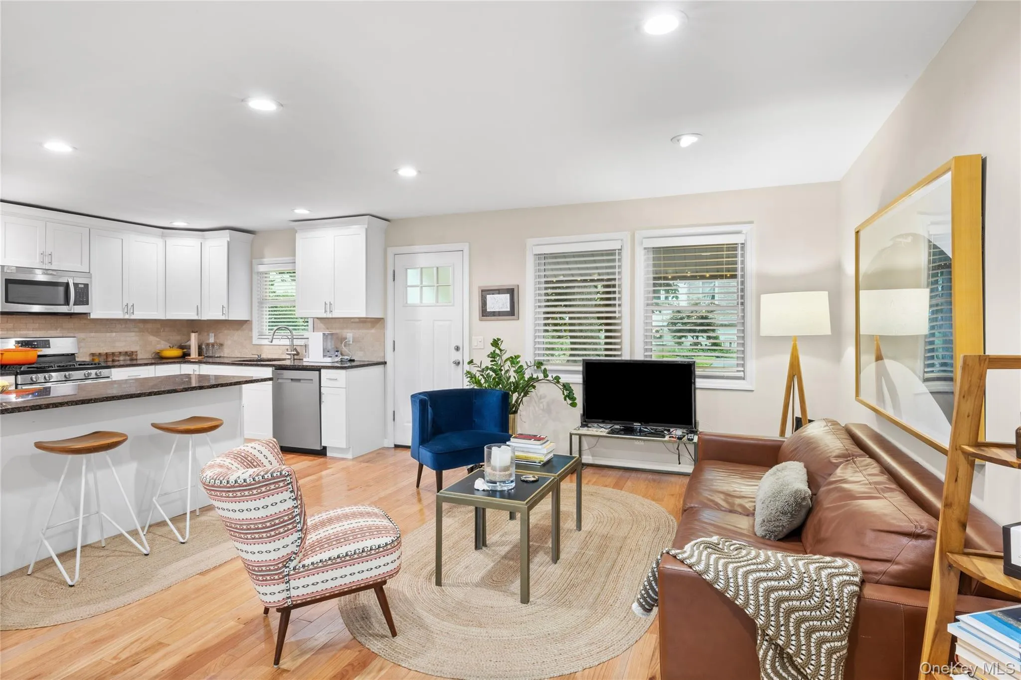 27 Glen Drive, Brookhaven, NY, 2 Bedrooms Bedrooms, 5 Rooms Rooms,1 BathroomBathrooms,Residential,For Rent,Glen,0,1027840 27 Glen Drive, Brookhaven, NY, 2 Bedrooms Bedrooms, 5 Rooms Rooms,1 BathroomBathrooms,Residential,For Rent,Glen,0,1027840