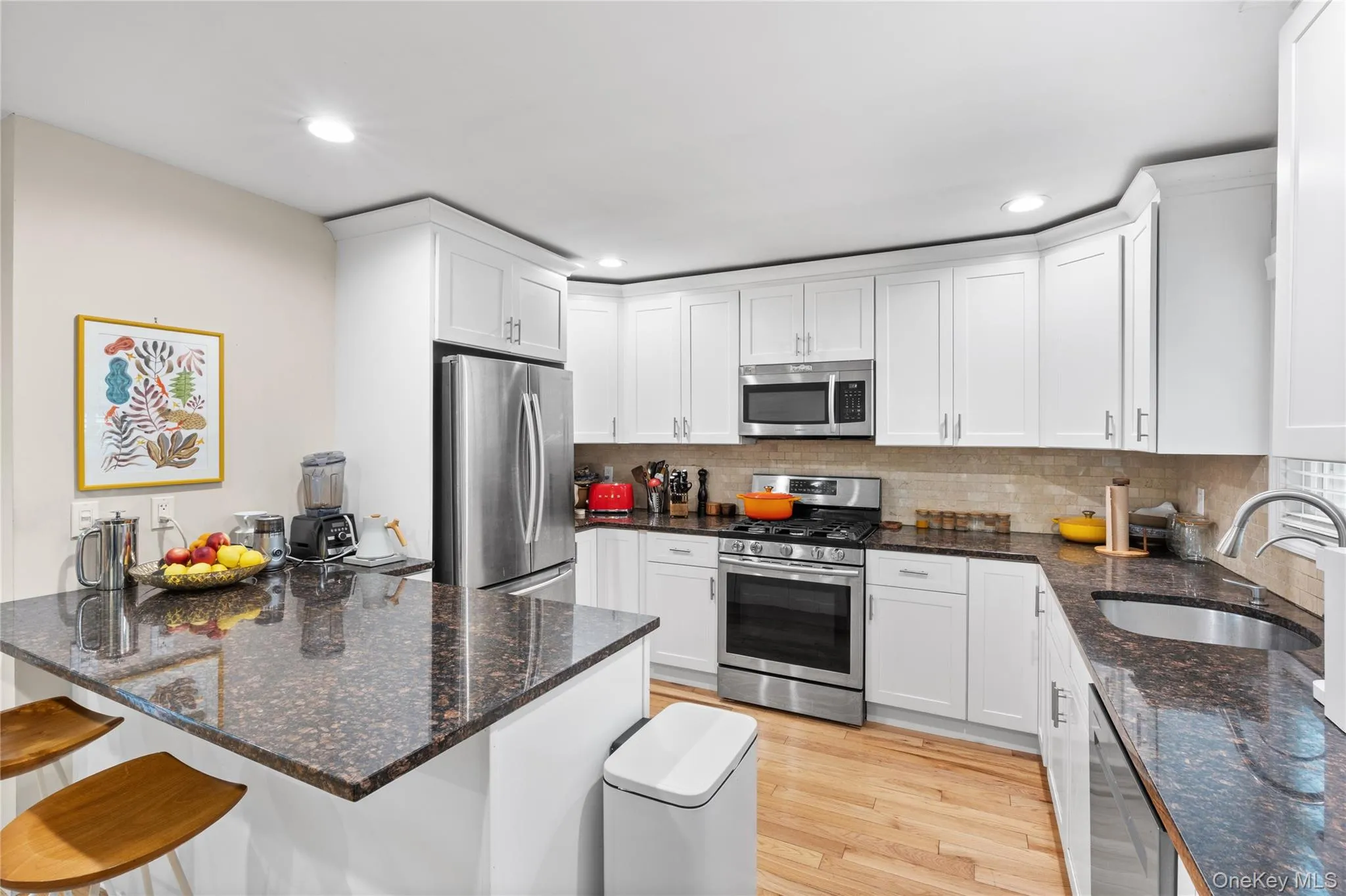27 Glen Drive, Brookhaven, NY, 2 Bedrooms Bedrooms, 5 Rooms Rooms,1 BathroomBathrooms,Residential,For Rent,Glen,0,1027840 27 Glen Drive, Brookhaven, NY, 2 Bedrooms Bedrooms, 5 Rooms Rooms,1 BathroomBathrooms,Residential,For Rent,Glen,0,1027840