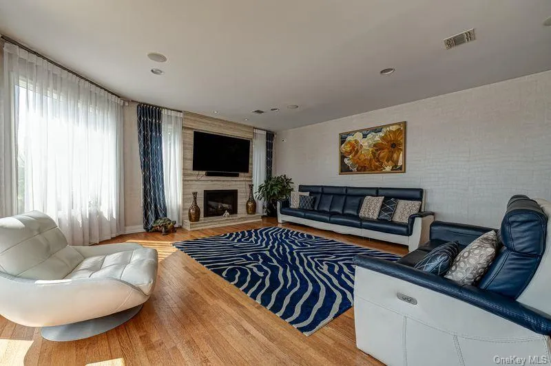 37 Crescent Cove Circle, Hempstead, NY, 6 Bedrooms Bedrooms, 10 Rooms Rooms,5 BathroomsBathrooms,Residential Lease,For Rent,Crescent Cove,0,1027845 37 Crescent Cove Circle, Hempstead, NY, 6 Bedrooms Bedrooms, 10 Rooms Rooms,5 BathroomsBathrooms,Residential Lease,For Rent,Crescent Cove,0,1027845