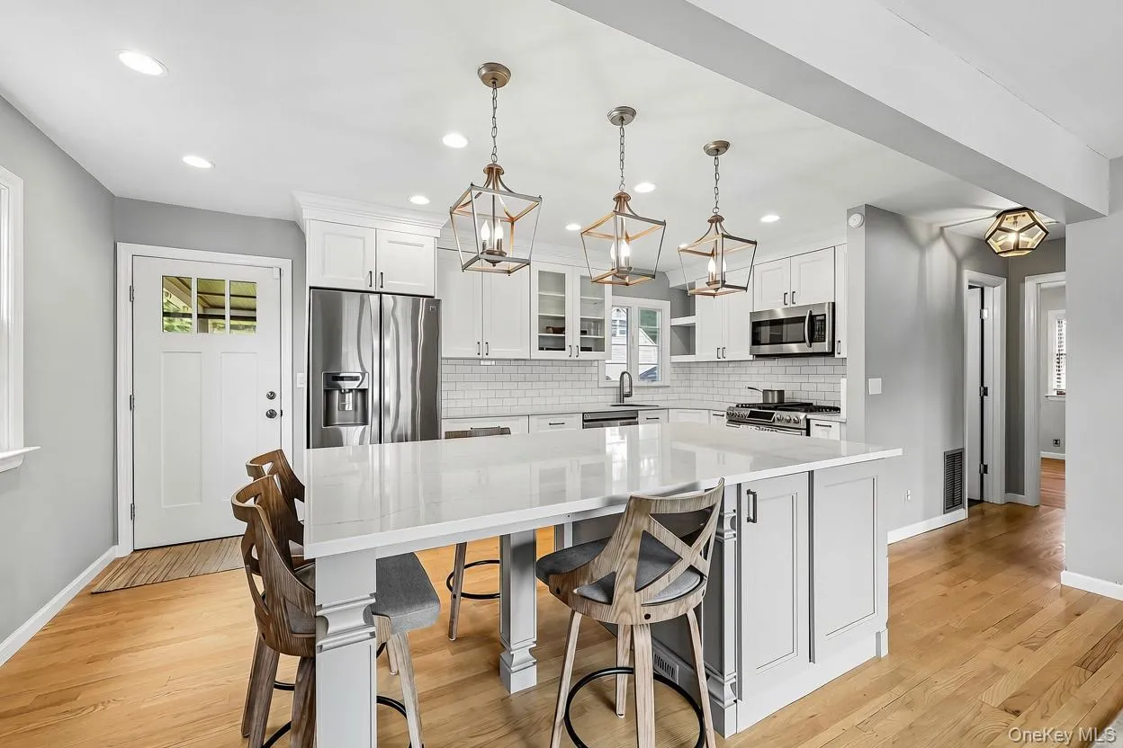 41 Sheldon Avenue, Greenburgh, NY, 4 Bedrooms Bedrooms, 6 Rooms Rooms,2 BathroomsBathrooms,Residential Lease,For Rent,Sheldon,0,1027847 41 Sheldon Avenue, Greenburgh, NY, 4 Bedrooms Bedrooms, 6 Rooms Rooms,2 BathroomsBathrooms,Residential Lease,For Rent,Sheldon,0,1027847