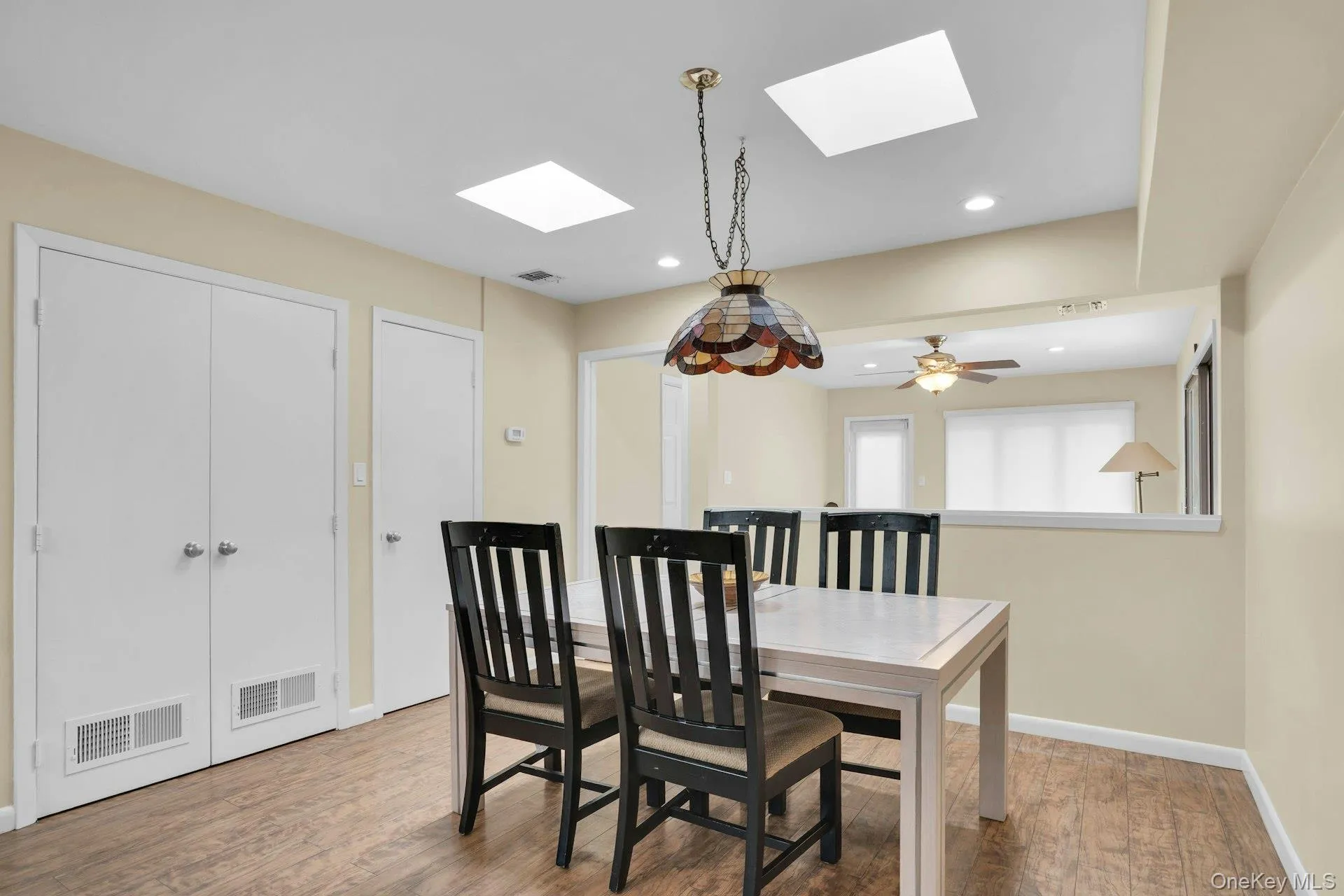 Eat-in-kitchen, Eat-in-kitchen,