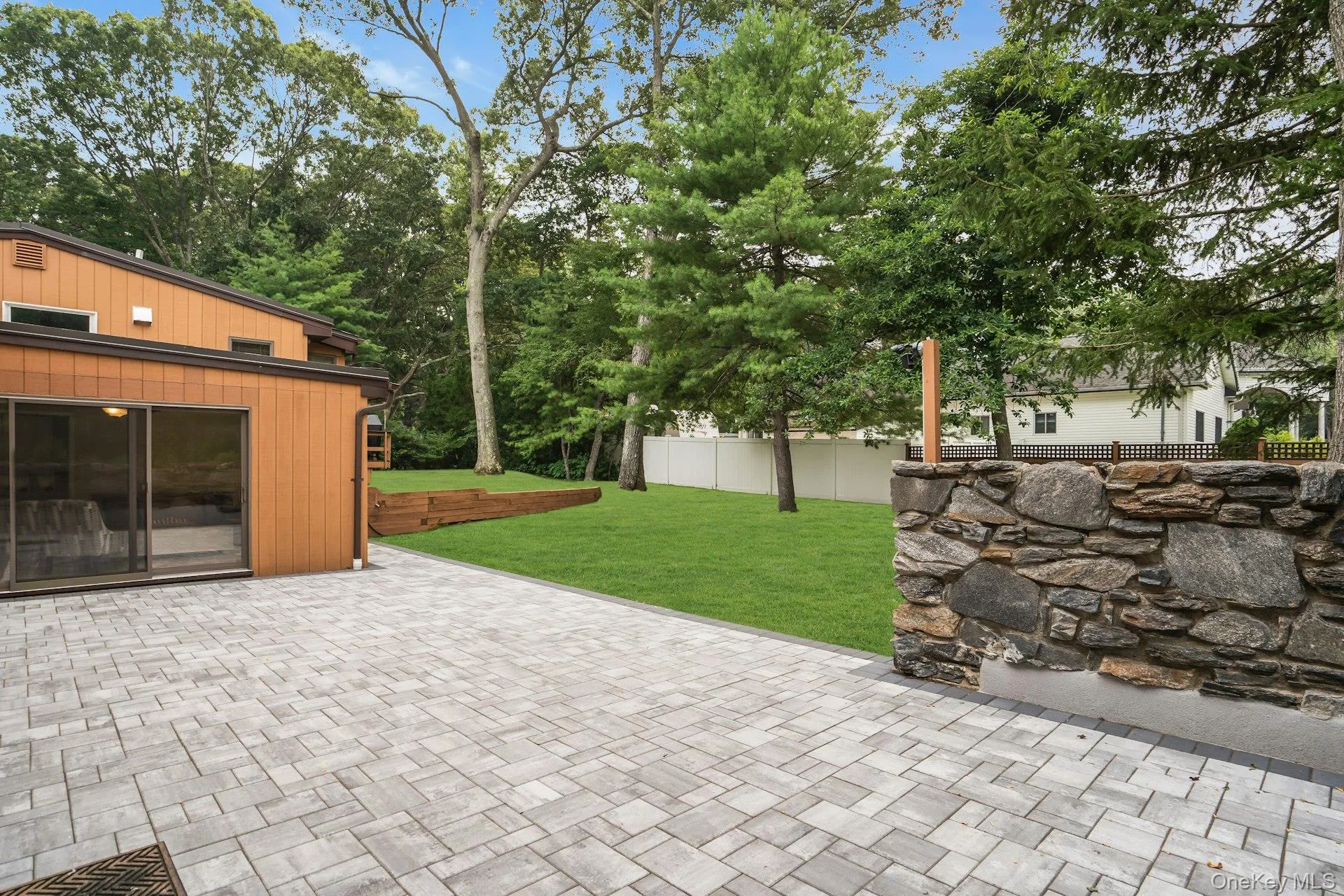 Fabulous patio from the other side. Fabulous patio from the other side.