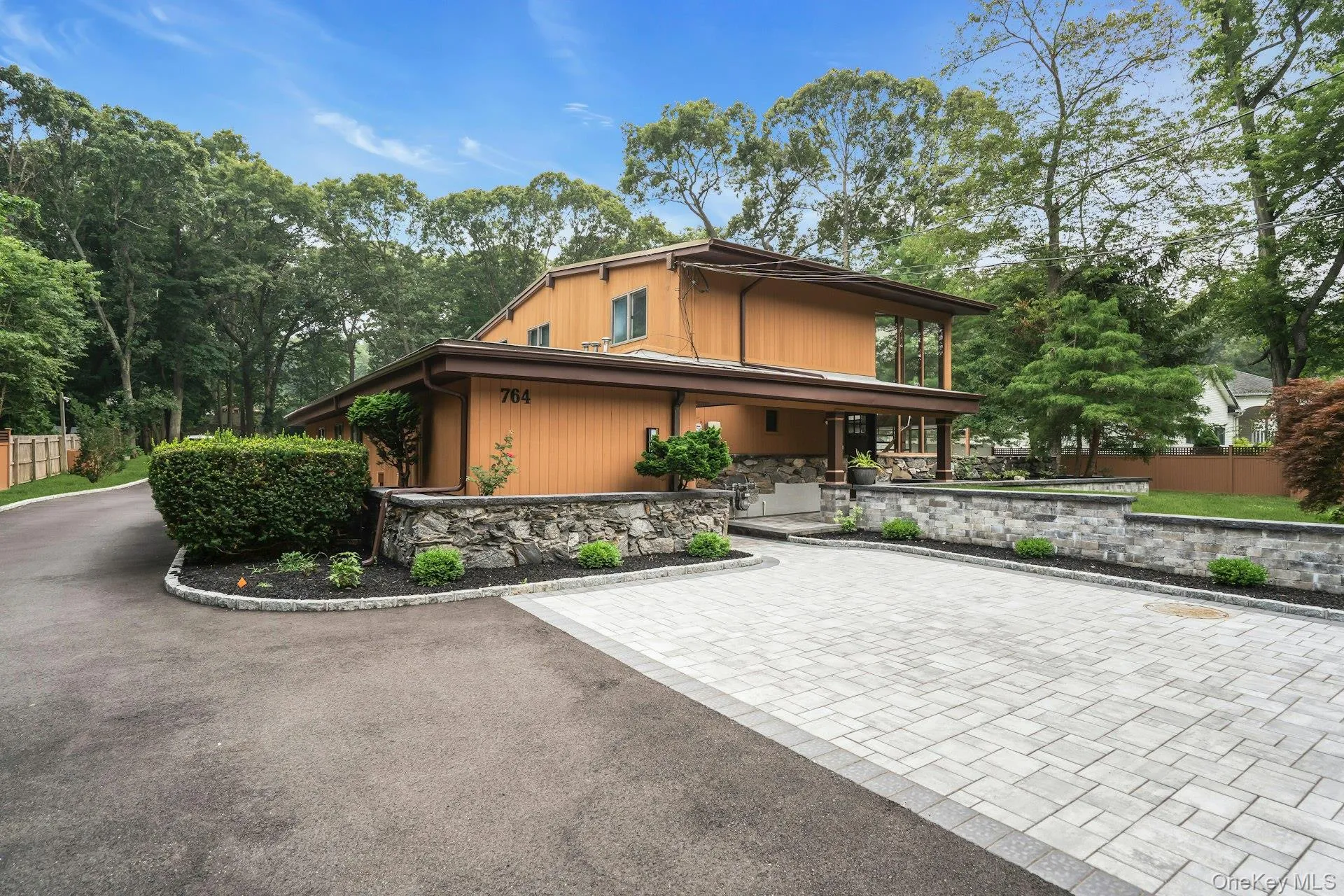 Professional Location with ample parking. Professional Location with ample parking.