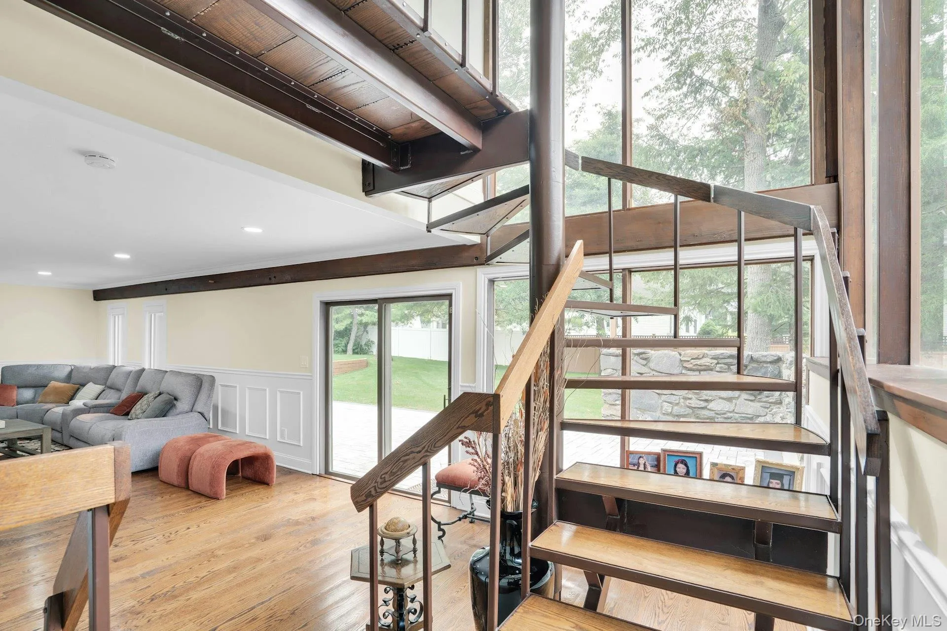 This is the WOW factor of the house. This is the WOW factor of the house.
