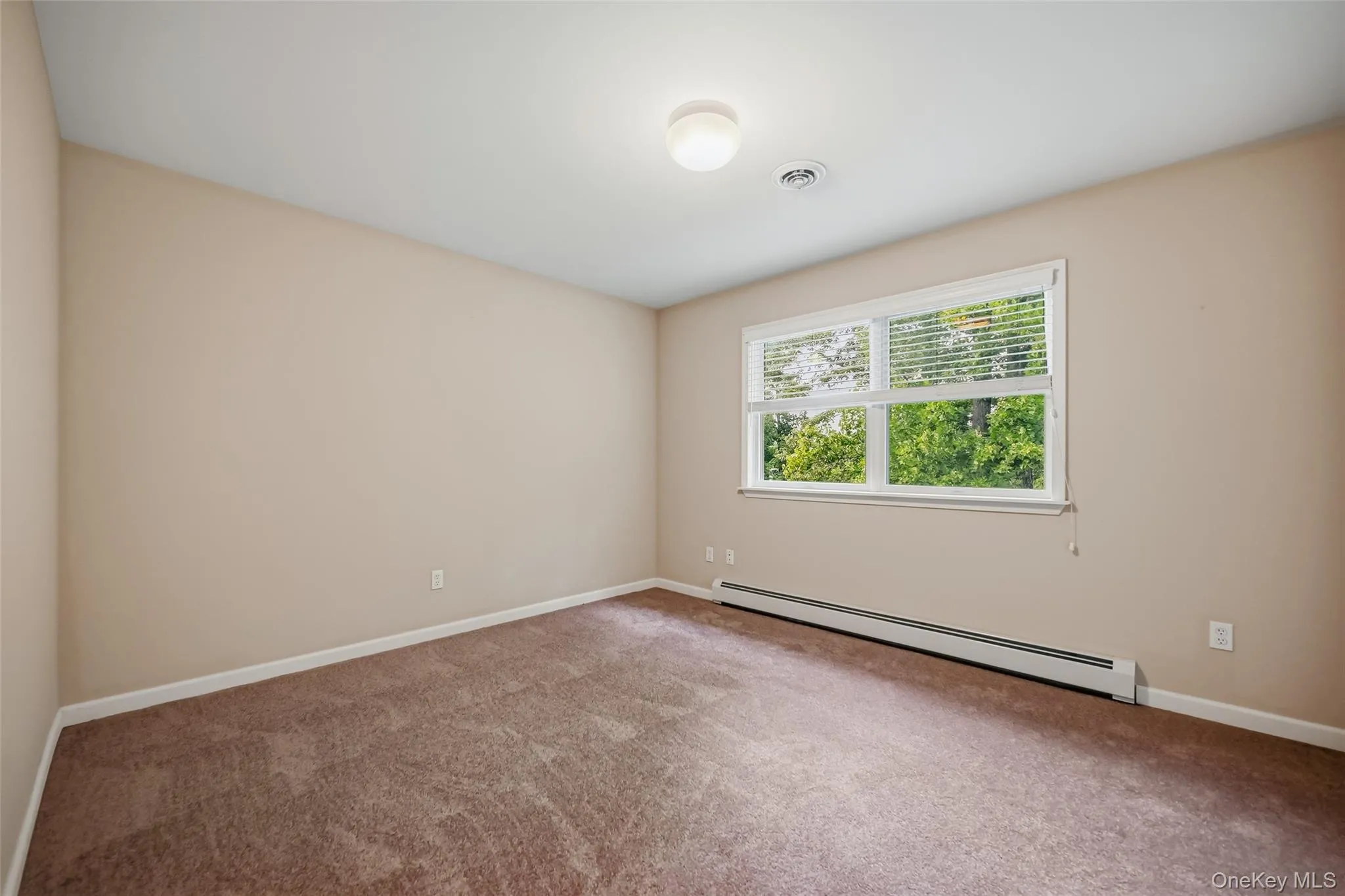 48 Greenwich Avenue, Woodbury, NY, 4 Bedrooms Bedrooms, 12 Rooms Rooms,2 BathroomsBathrooms,Residential,For Rent,Greenwich,0,1027864 48 Greenwich Avenue, Woodbury, NY, 4 Bedrooms Bedrooms, 12 Rooms Rooms,2 BathroomsBathrooms,Residential,For Rent,Greenwich,0,1027864