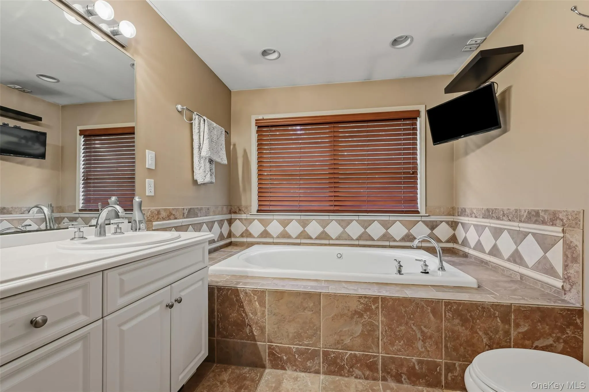 48 Greenwich Avenue, Woodbury, NY, 4 Bedrooms Bedrooms, 12 Rooms Rooms,2 BathroomsBathrooms,Residential,For Rent,Greenwich,0,1027864 48 Greenwich Avenue, Woodbury, NY, 4 Bedrooms Bedrooms, 12 Rooms Rooms,2 BathroomsBathrooms,Residential,For Rent,Greenwich,0,1027864