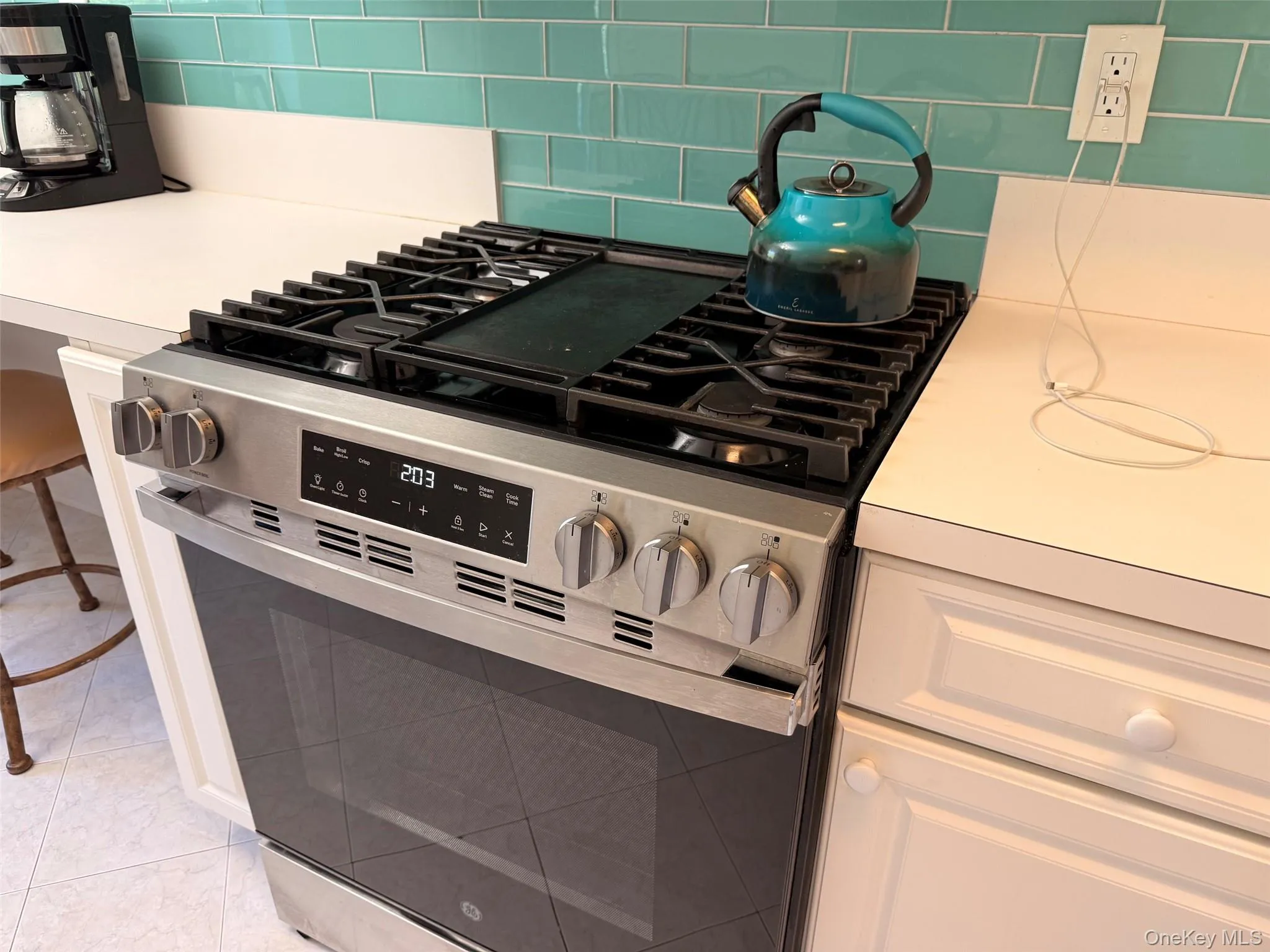 Gas range! Gas range!