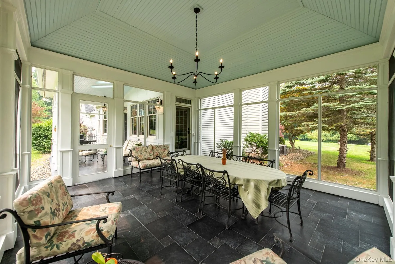 Screened in Porch Screened in Porch
