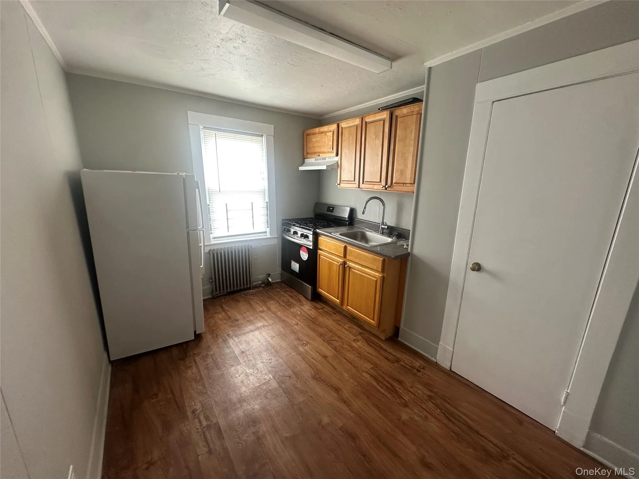 11 Post Avenue, Hempstead, NY, 1 Bedroom Bedrooms, 4 Rooms Rooms,1 BathroomBathrooms,Residential Lease,For Rent,Post,0,1027871 11 Post Avenue, Hempstead, NY, 1 Bedroom Bedrooms, 4 Rooms Rooms,1 BathroomBathrooms,Residential Lease,For Rent,Post,0,1027871